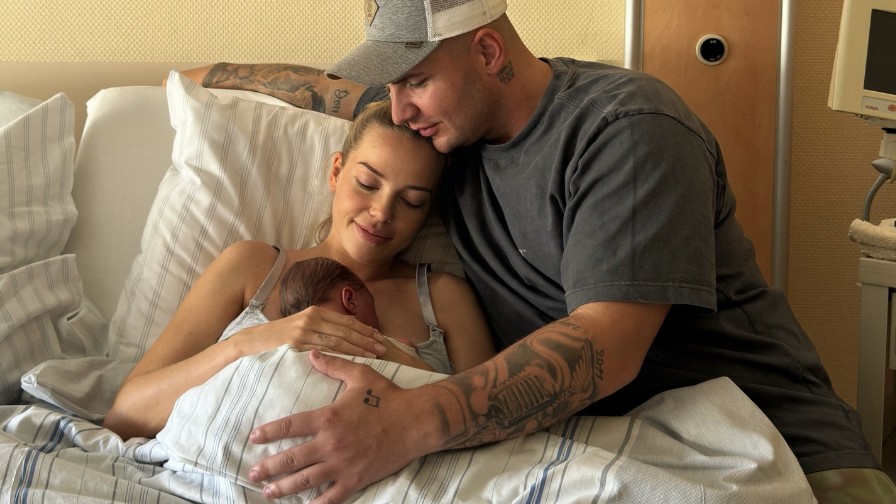 Pietro mit seiner Laura und Sohn Amelio Elija.