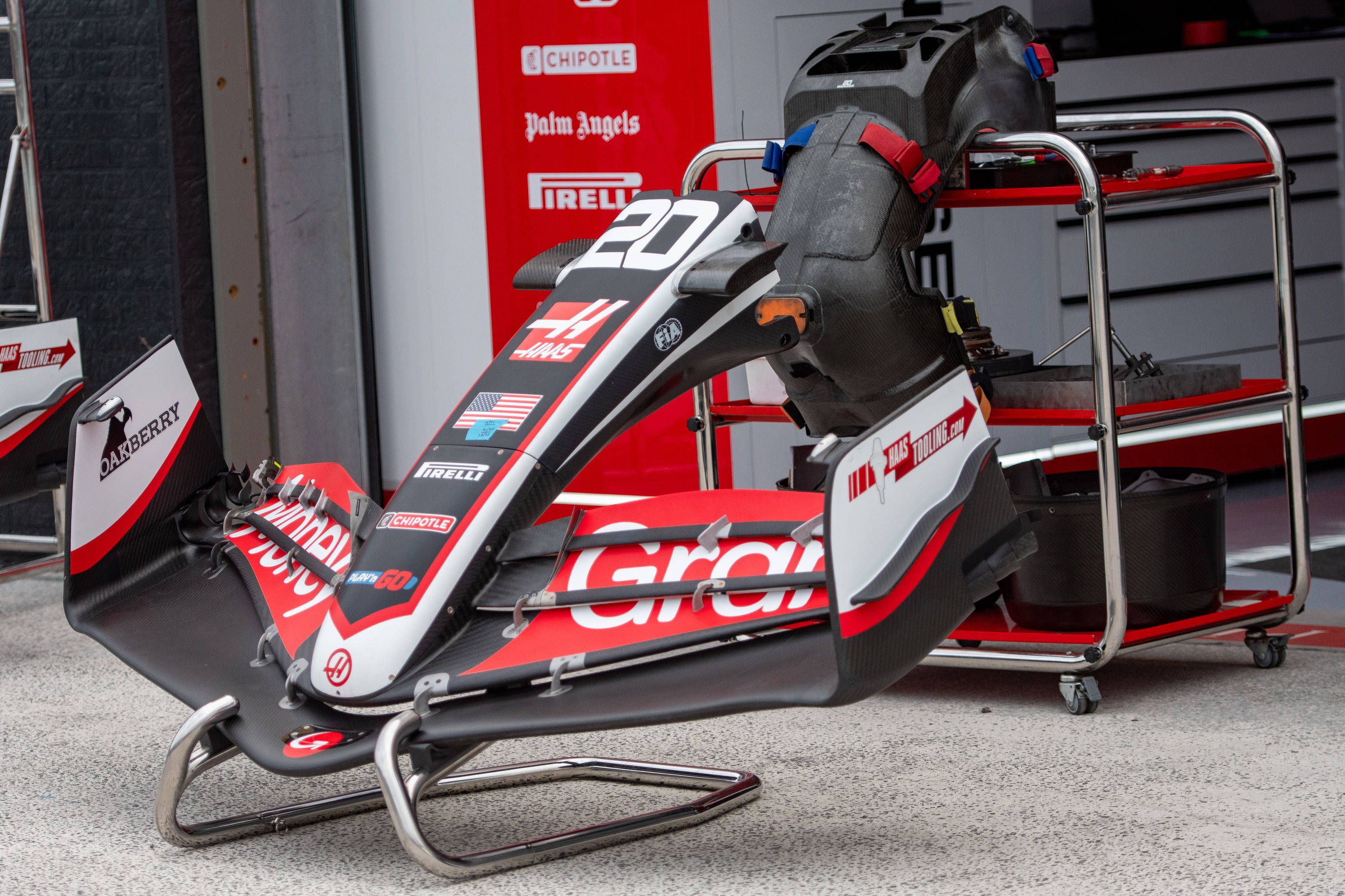 Beim Haas-Rennstall stand plötzlich der Gerichtsvollzieher vor der Tür. 