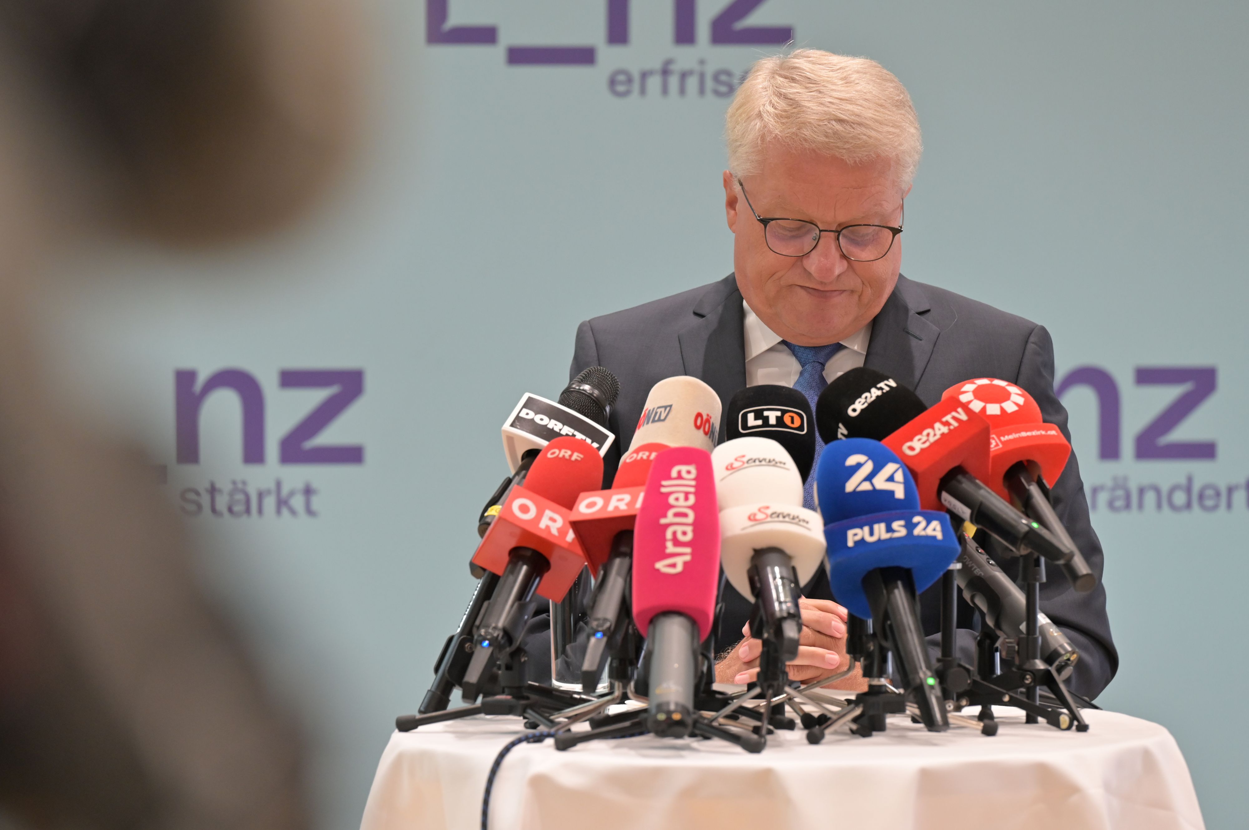 Macht ein langes Gesicht: Nach einer mehr als turbulenten Woche ist Klaus Luger nicht mehr Linzer Bürgermeister.