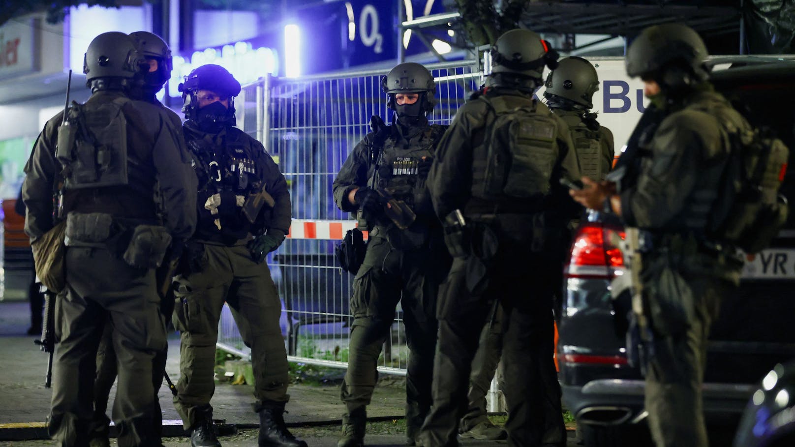 Am Freitag (23.08.2024) kam es bei einem Stadtfest im deutschen Solingen zu einem blutigen Messer-Anschlag. Drei Personen wurden getötet. 