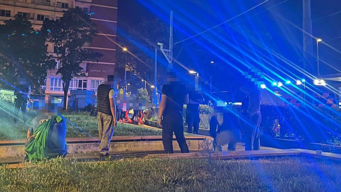 Heute.at - Messer-Stiche am Schwedenplatz – 2 Burschen attackiert