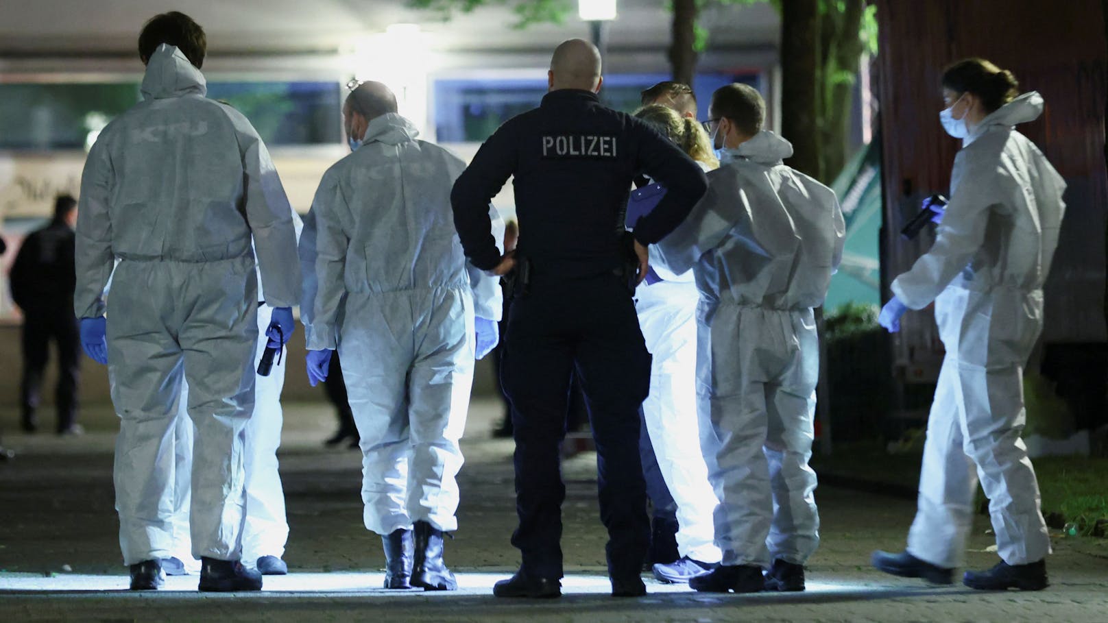 Am Freitag (23.08.2024) kam es bei einem Stadtfest im deutschen Solingen zu einem blutigen Messer-Anschlag. Drei Personen wurden getötet. 