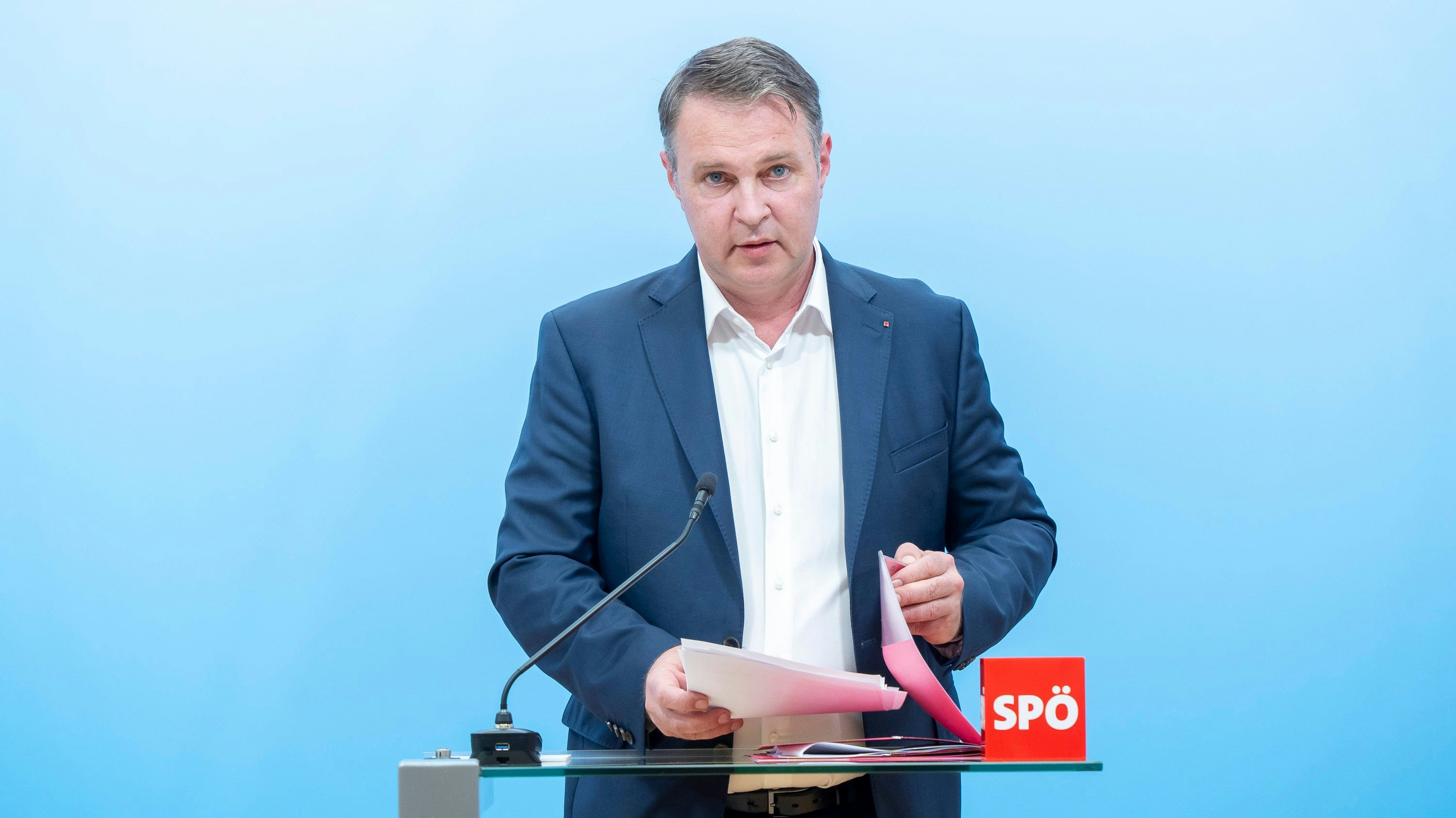 pressekonferenz des spö vorsitzenden andreas babler zur regierungskrise, 20240619 foto: helmut graf/tageszeitung heute