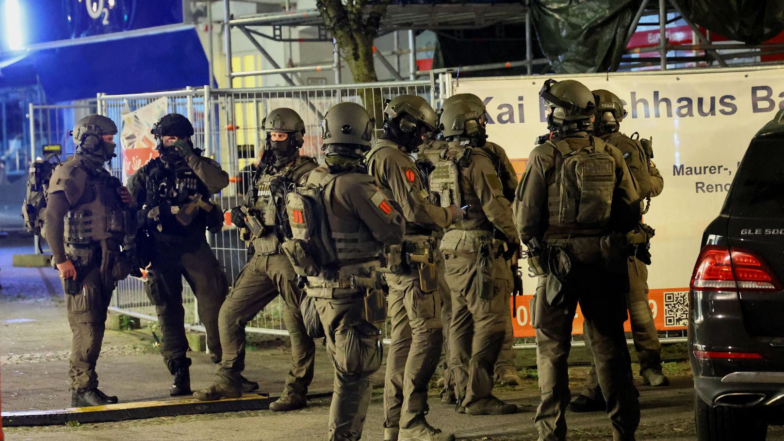 Am Freitag (23.08.2024) kam es bei einem Stadtfest im deutschen Solingen zu einem blutigen Messer-Anschlag. Drei Personen wurden getötet. 