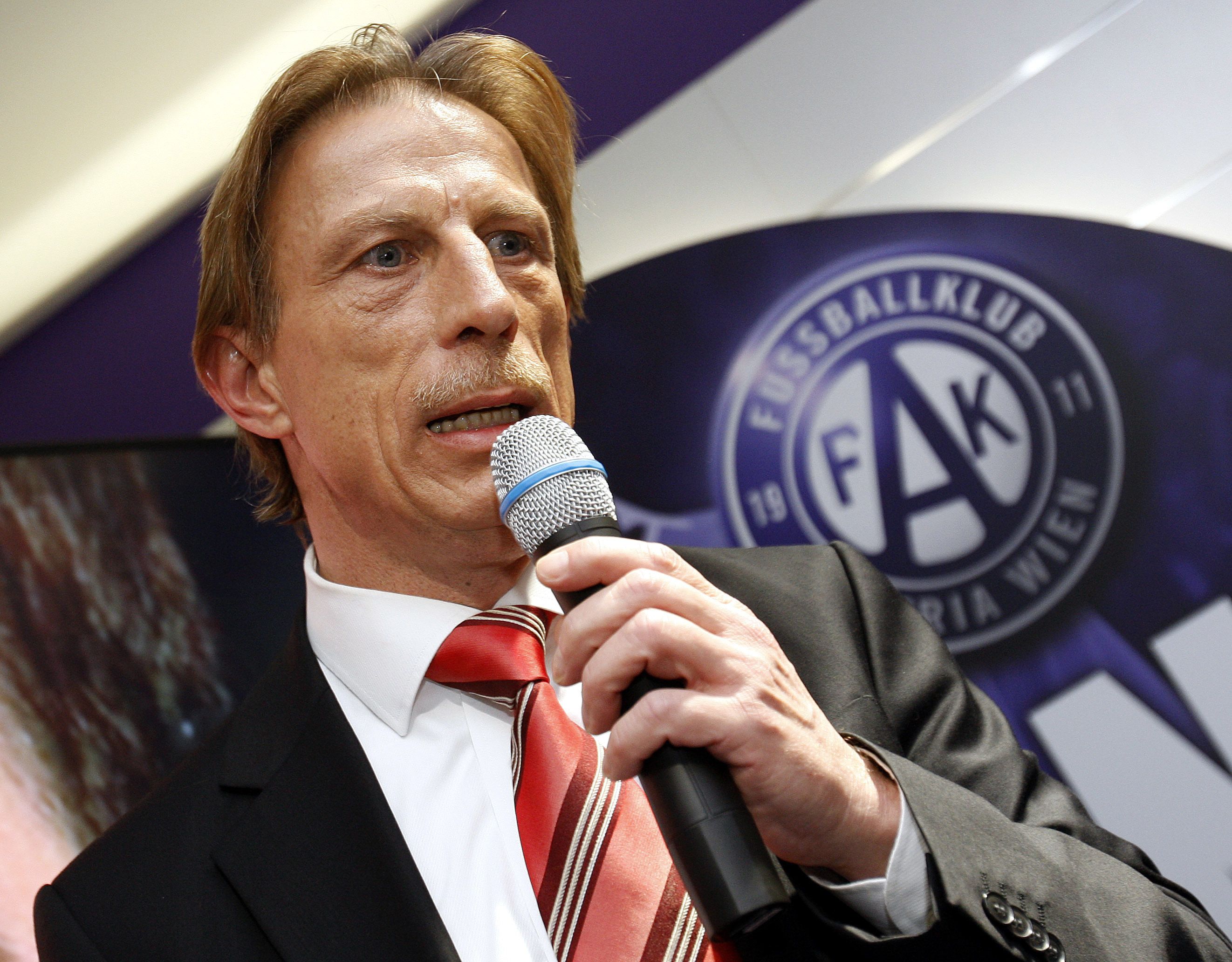 Christoph Daum ist im Alter von 70 Jahren verstorben.