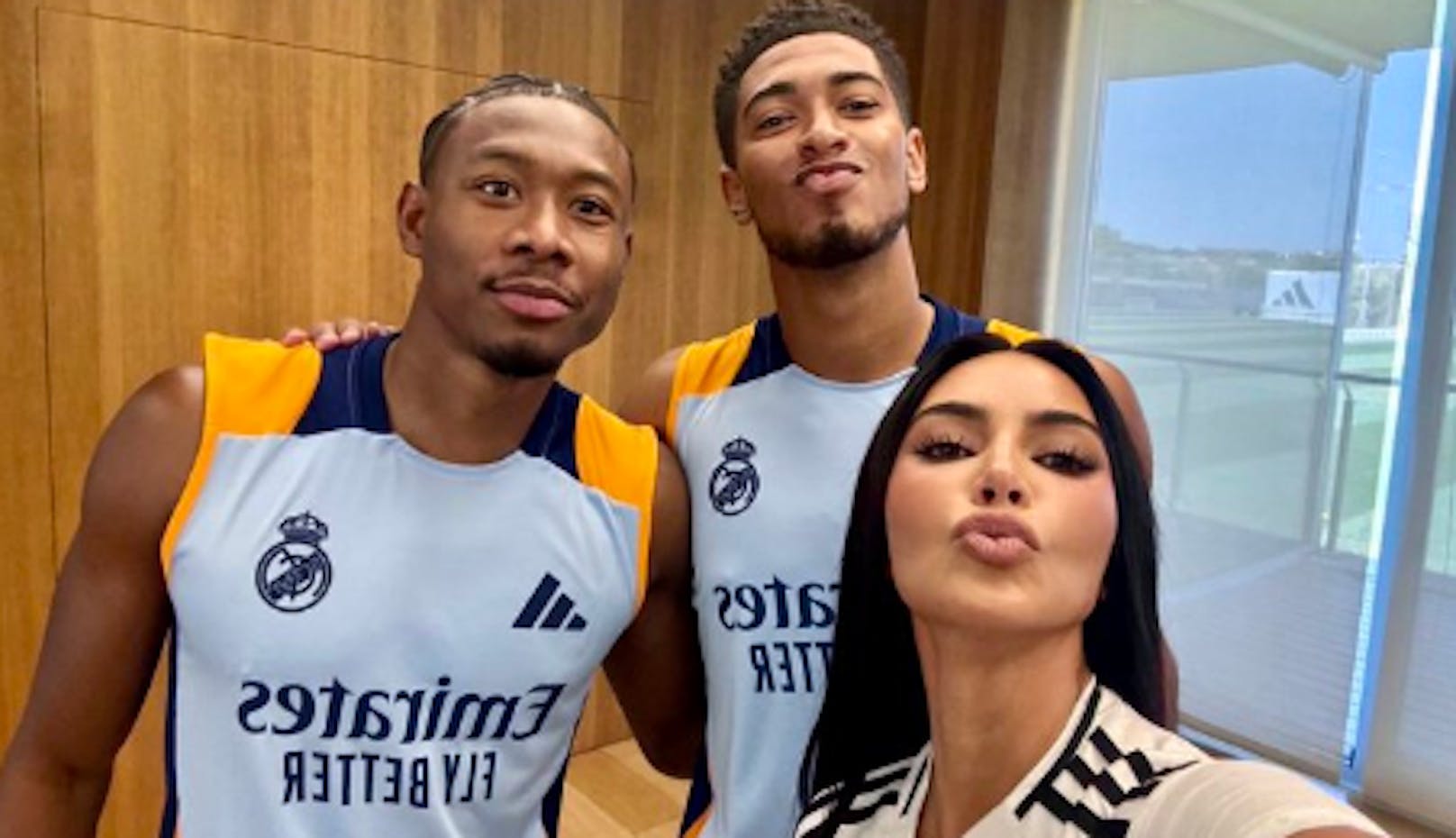 Selfie-Jägerin Kim Kardashian outet sich als Alaba-Fan