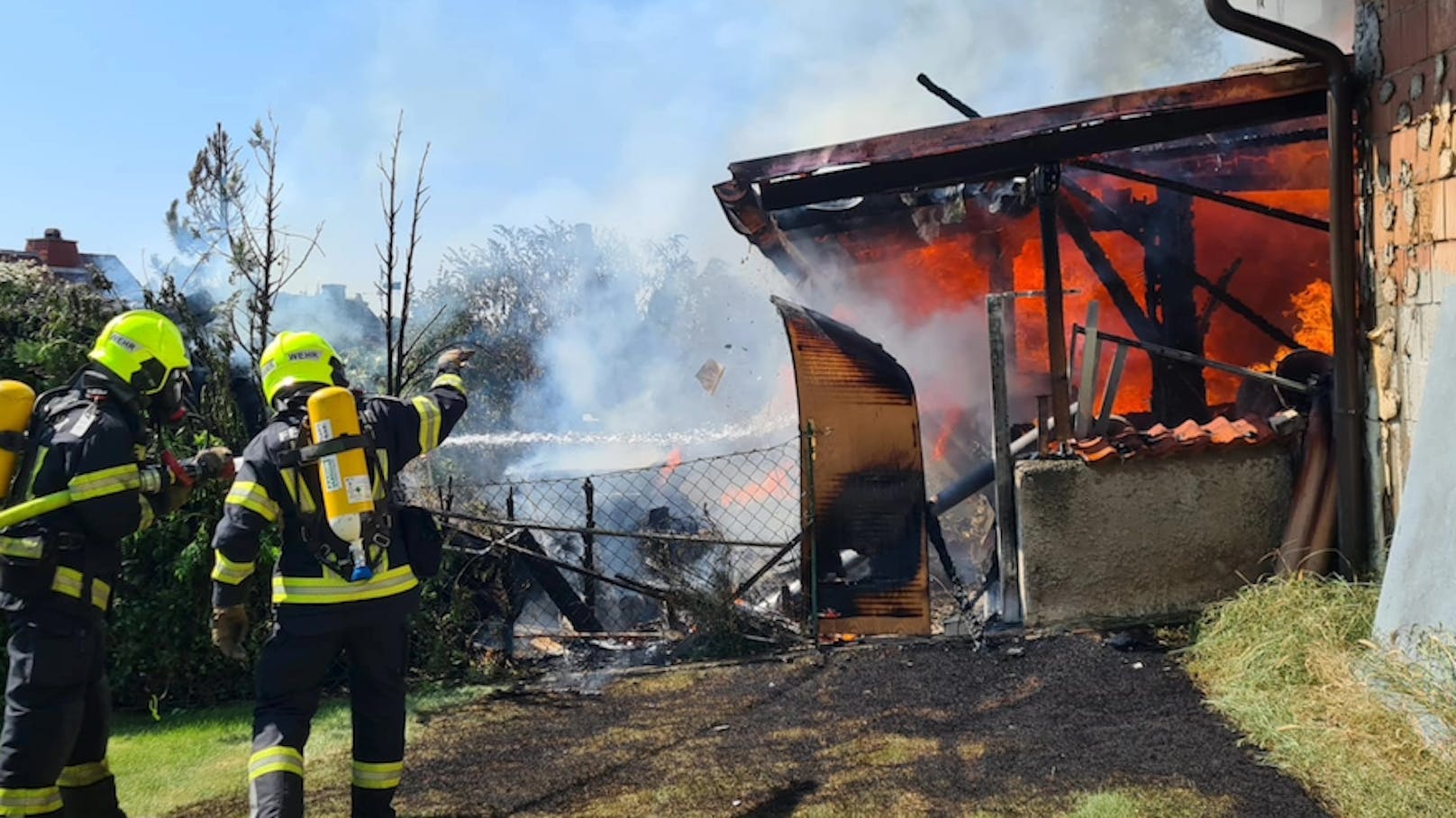 Großeinsatz in NÖ: Scheune stand in Vollbrand