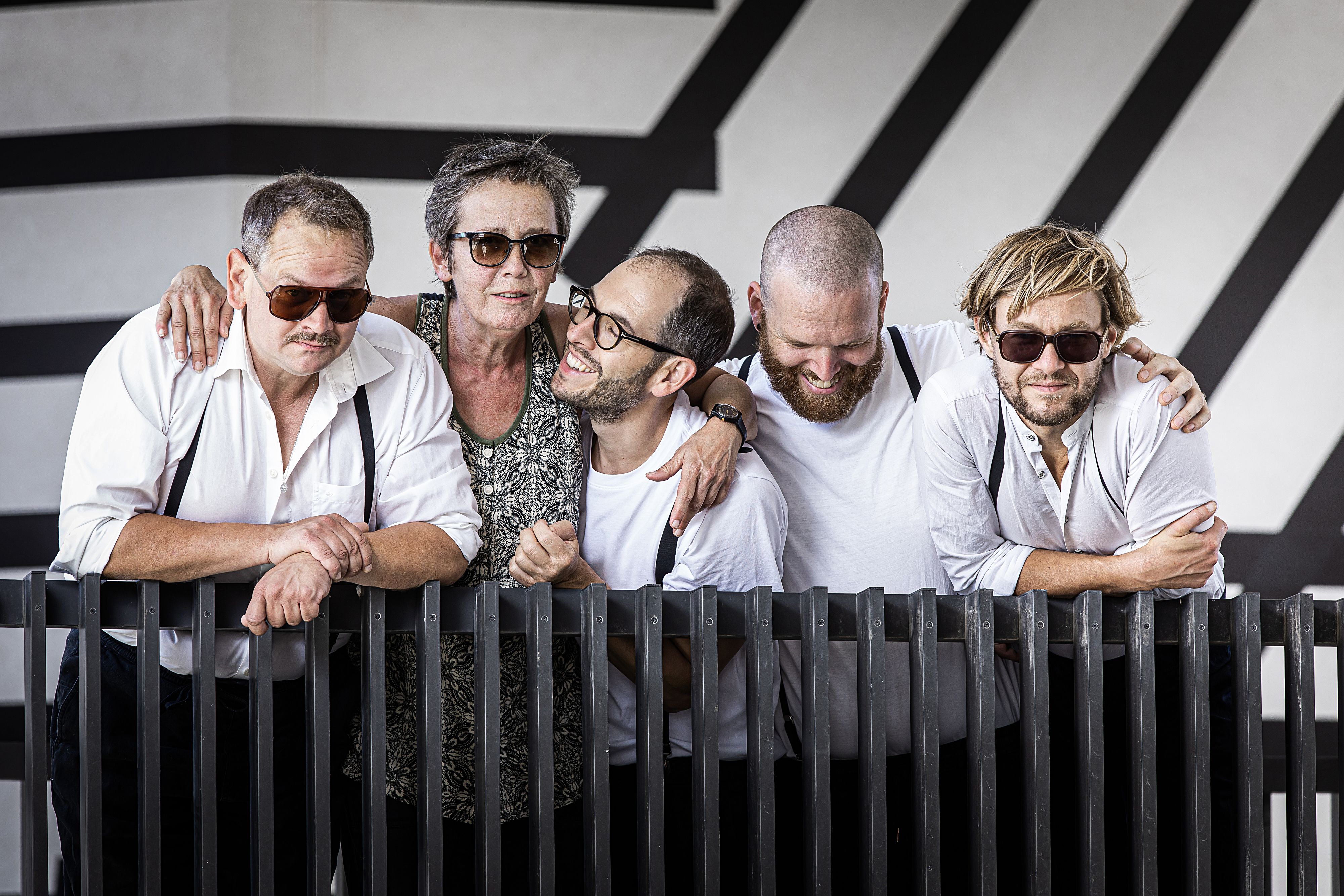 Max Gaier, Robert Slivovsky, Miki Liebermann, Hanibal Scheutz und&nbsp;Clemens Wenger bilden die Band 