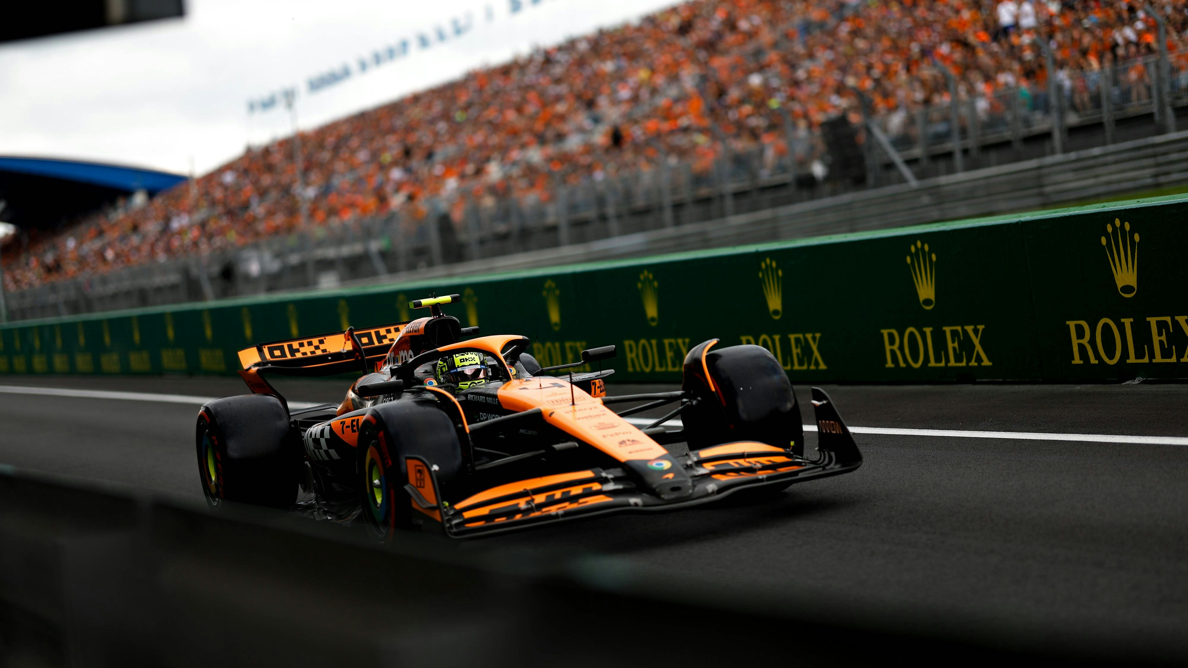 Lando Norris – der Orange im orangen Fan-Meer.