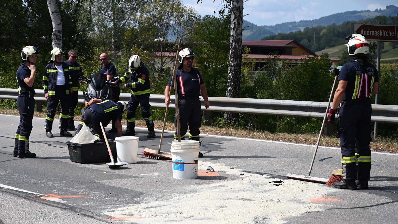 Bei Kirchberg an der Pielach kam es zum Zusammenstoß. Der Moped-Lenker wurde dabei leicht verletzt.