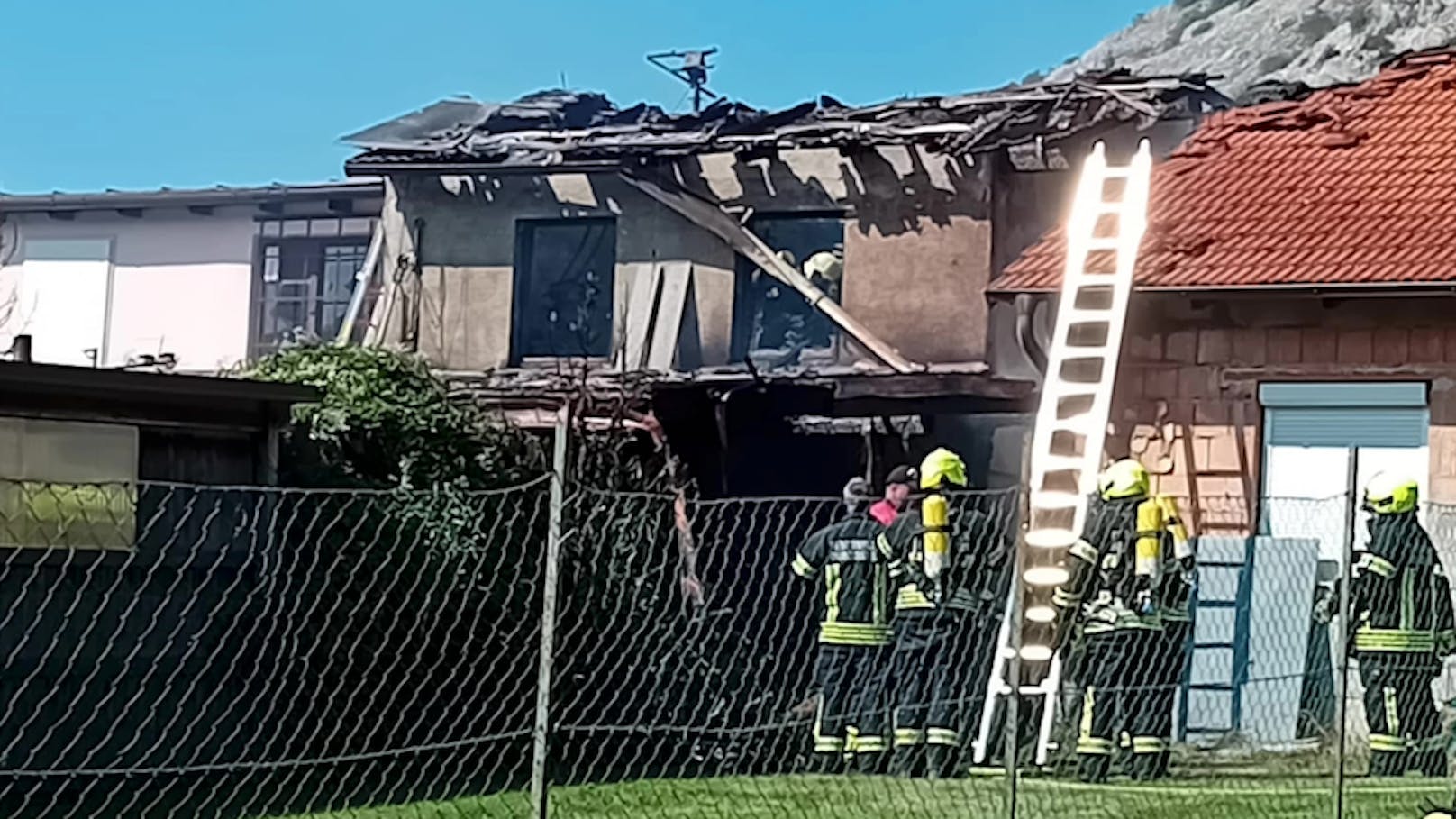 Großeinsatz in NÖ: Scheune stand in Vollbrand