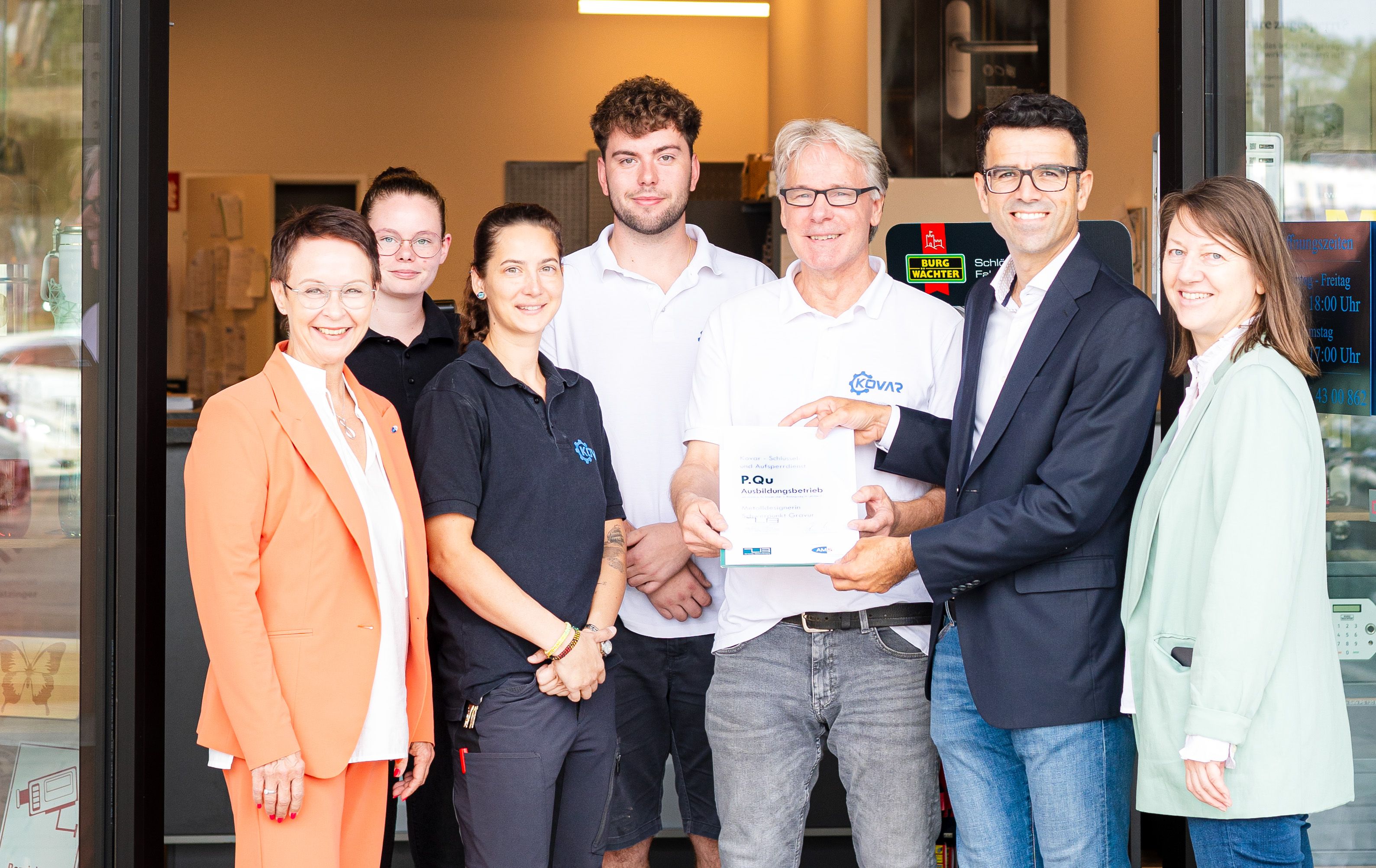 Astrid Kroneisz (3.v.l.) schaffte den Umstieg und orientierte sich beruflich neu.