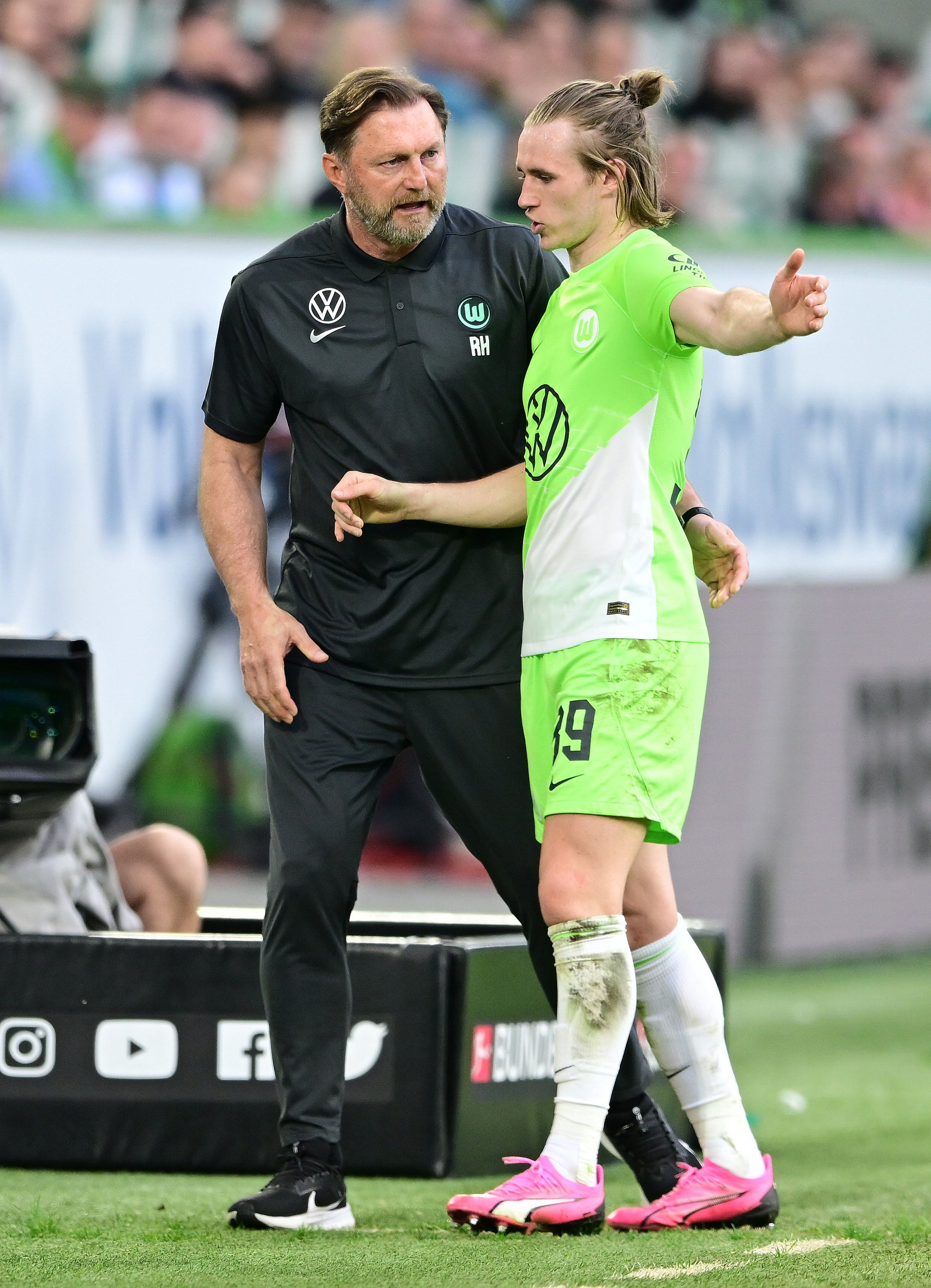 Hasenhüttl mit Wimmer, der das 2:1 vorbereitete.