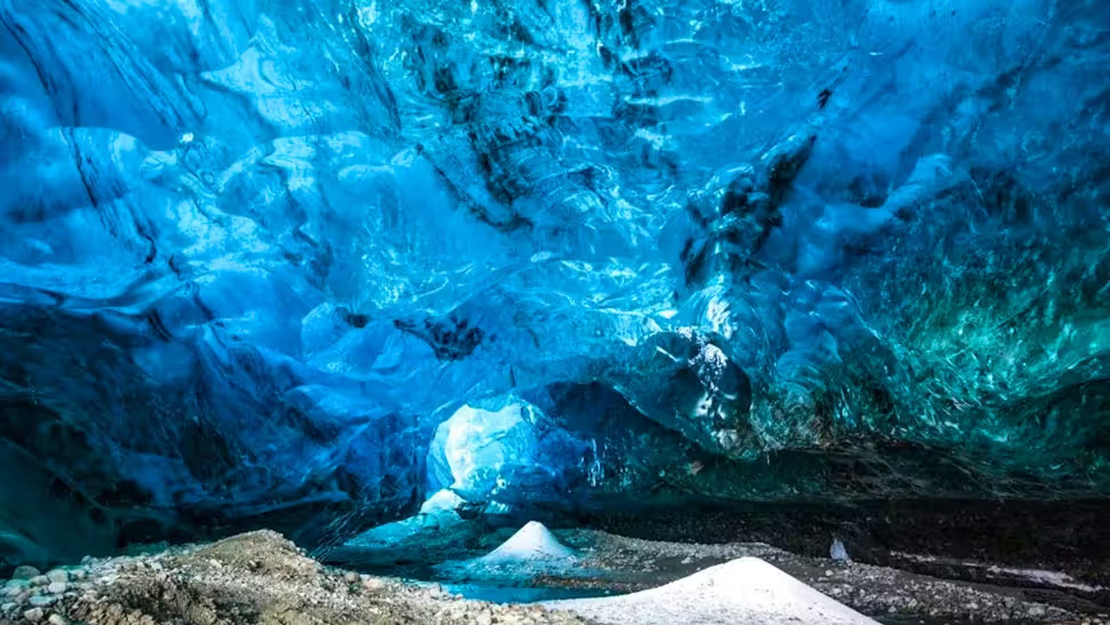 Eishöhle in Island eingestürzt – Touristen gefangen