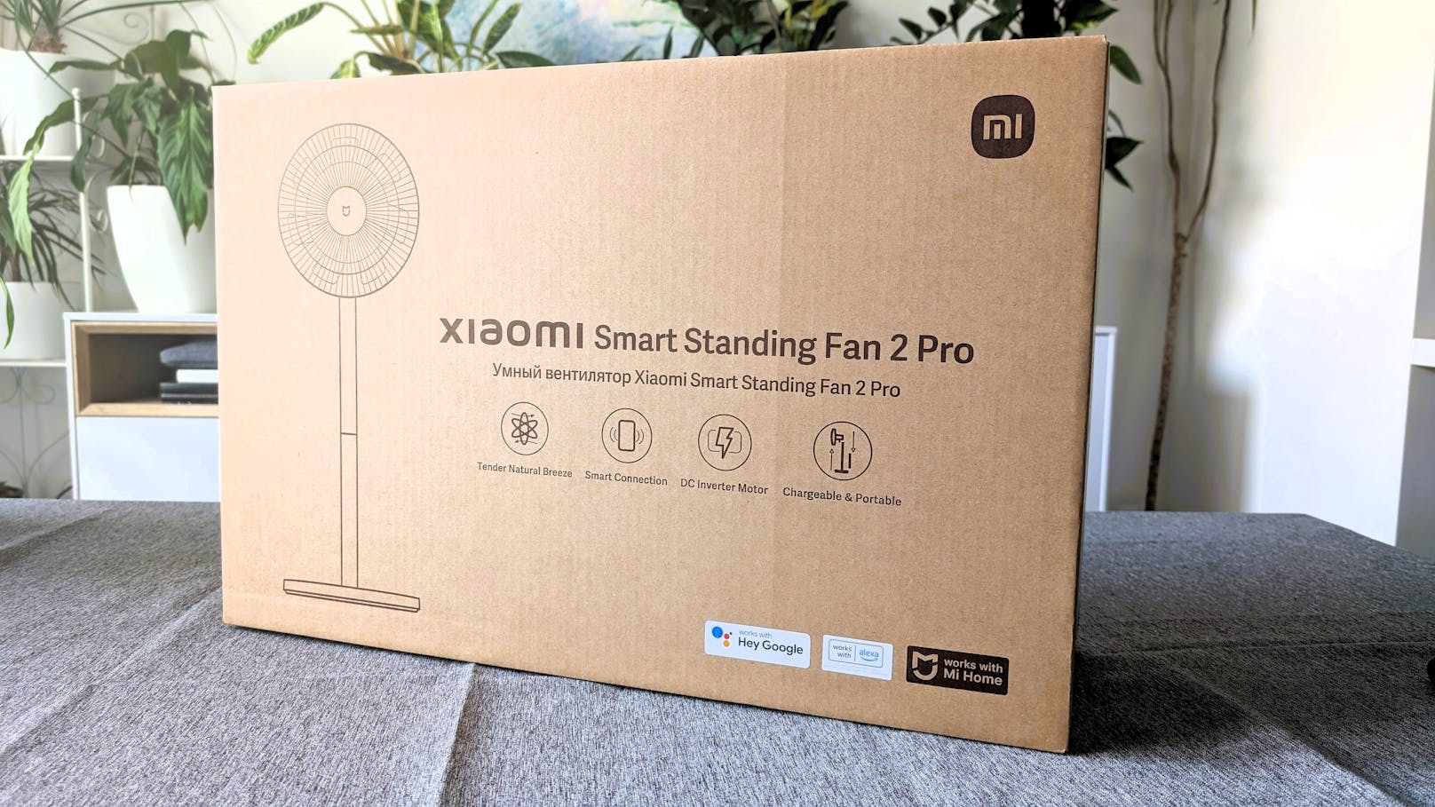 Viel Karton, innen etwas Plastik: So kommt der Xiaomi Smart Standing Fan 2 Pro bei den Nutzerinnen und Nutzern an.