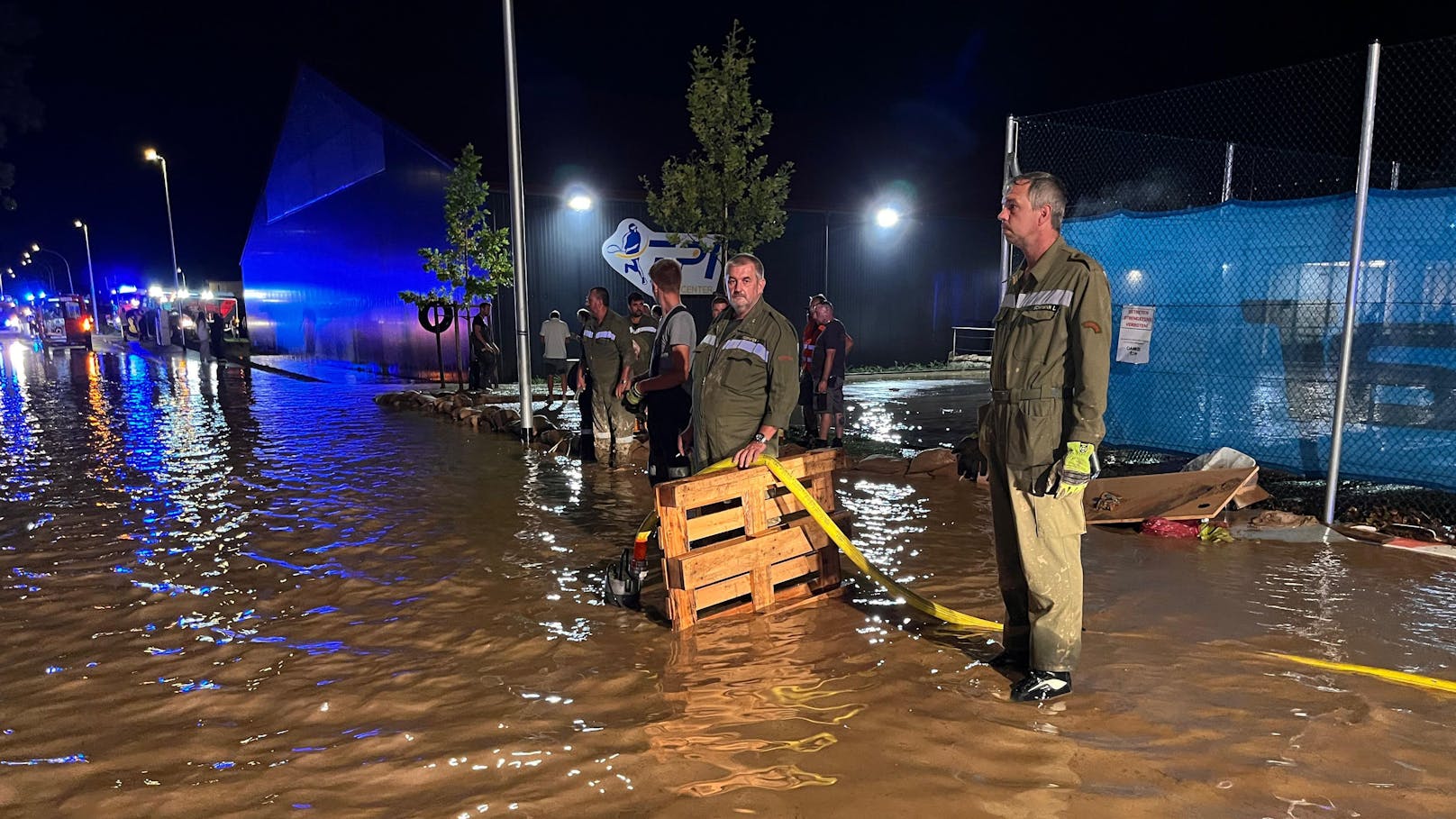 Am Freitag und am Samstag wurde Hollabrunn von schweren Unwettern getroffen. Die Feuerwehren waren tagelang im Einsatz