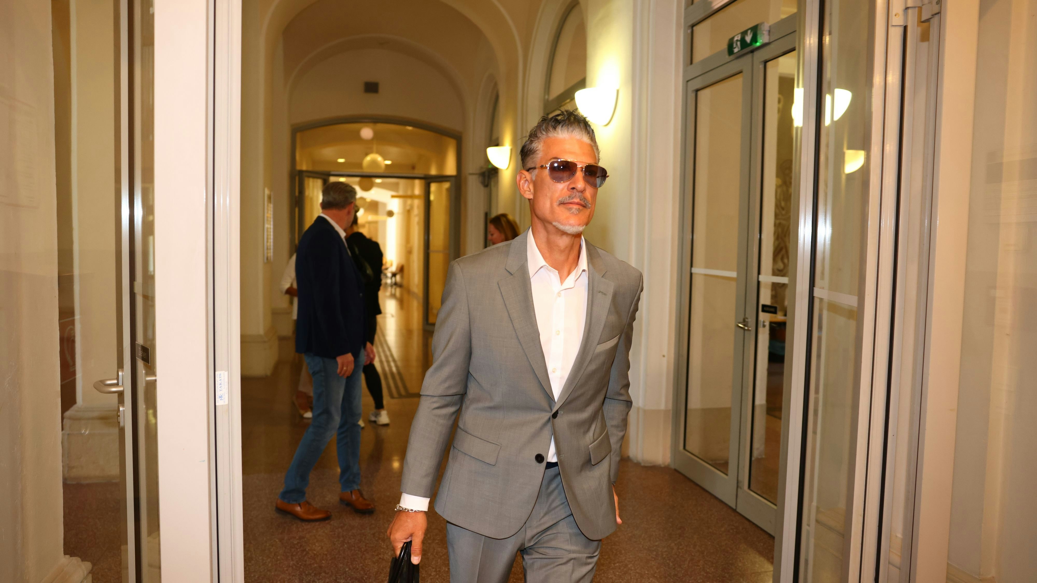 Dem deutschen Reality-TV-Star wird unter anderem vorgeworfen, private Einkäufe mit Firmengeld bezahlt zu haben. 