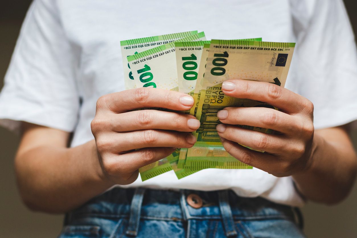 145 bis 290 Euro gibt es heuer als Klimabonus zurück. Der Staat gleicht damit die CO2-Bepreisung für die Bürger aus.