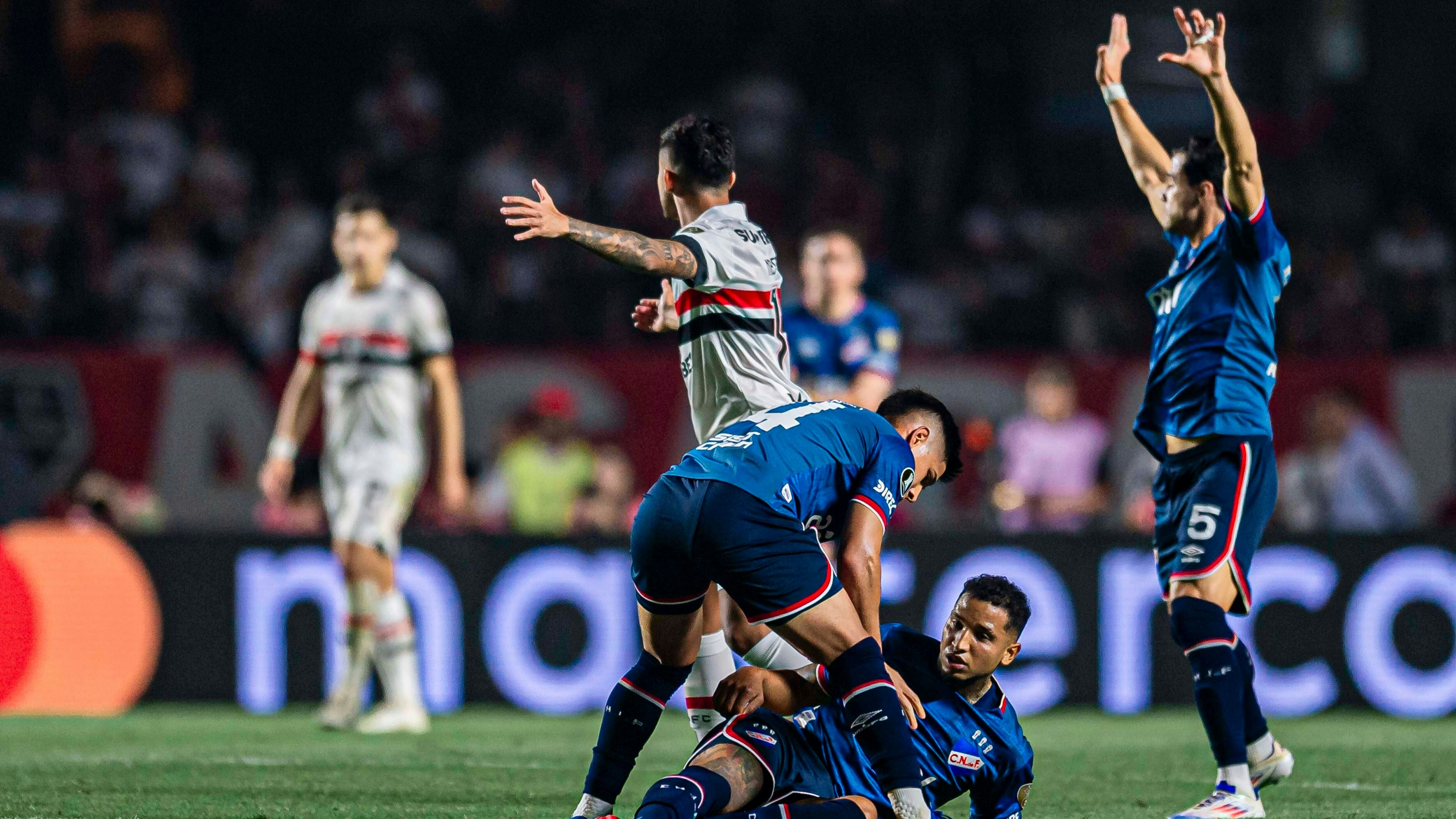 São Paulo FC x Nacional URU SÃO PAULO, SP - 22.08.2024: SÃO PAULO FC X NACIONAL URU - Izquierdo during the match between São Paulo and Nacional, valid for the second leg of the round of 16 of the 2024 Copa Libertadores da América, held at the Cícero Pompeu de Toledo stadium Morumbis, south of the city of São Paulo, this Thursday, August 22, 2024. Photo: Anderson Lira/Fotoarena x2598920x PUBLICATIONxNOTxINxBRA AndersonxLira