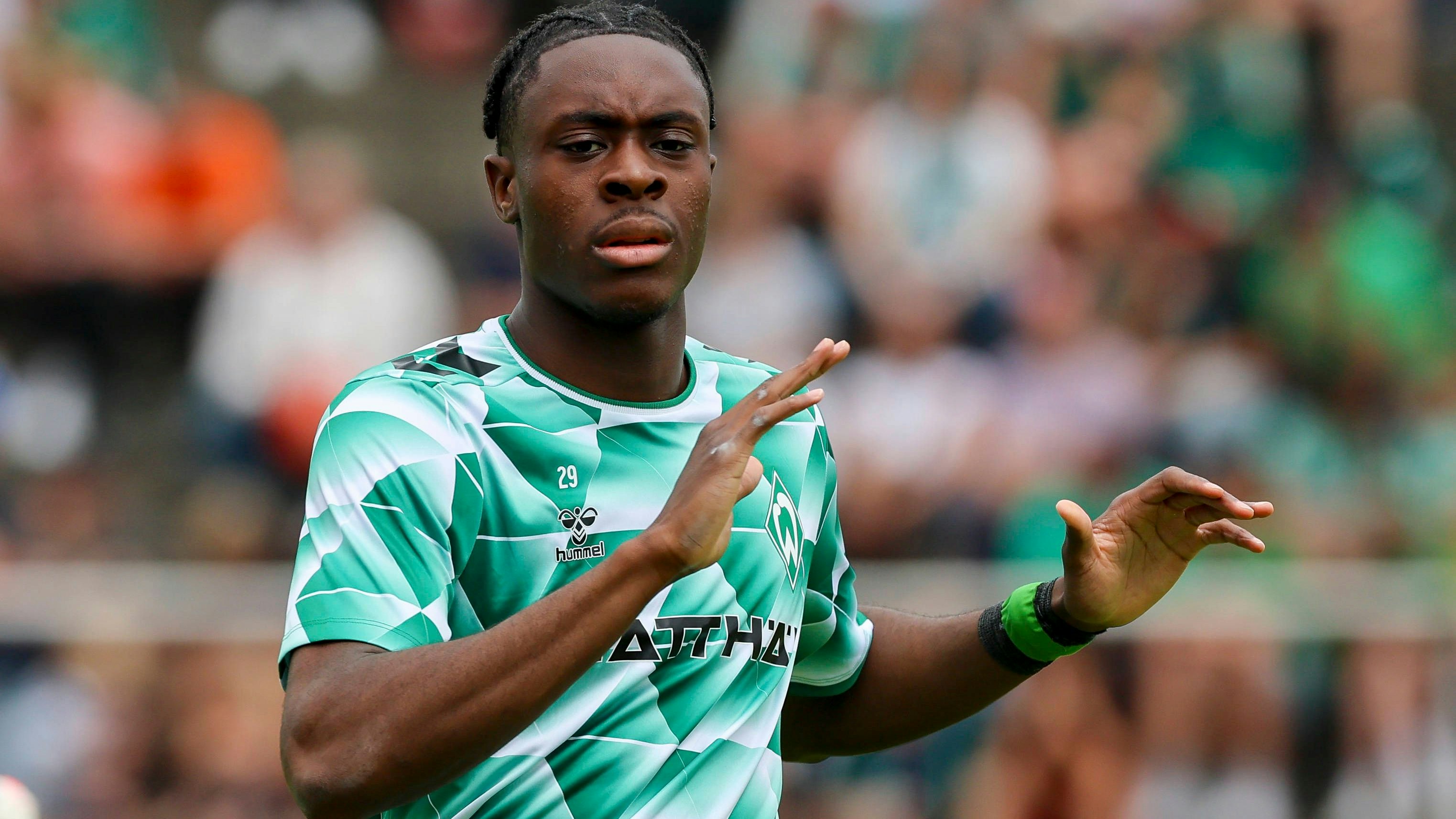 Dikeni Salifou Werder Bremen schaut, Friendly match, FC Verden 04 vs Werder Bremen, Stadion am Berliner Ring, 14.07.2024, Verden, Deutschland. *** Dikeni Salifou Werder Bremen looks on, Friendly match, FC Verden 04 vs Werder Bremen, Stadion am Berliner Ring, 14 07 2024, Verden, Germany
