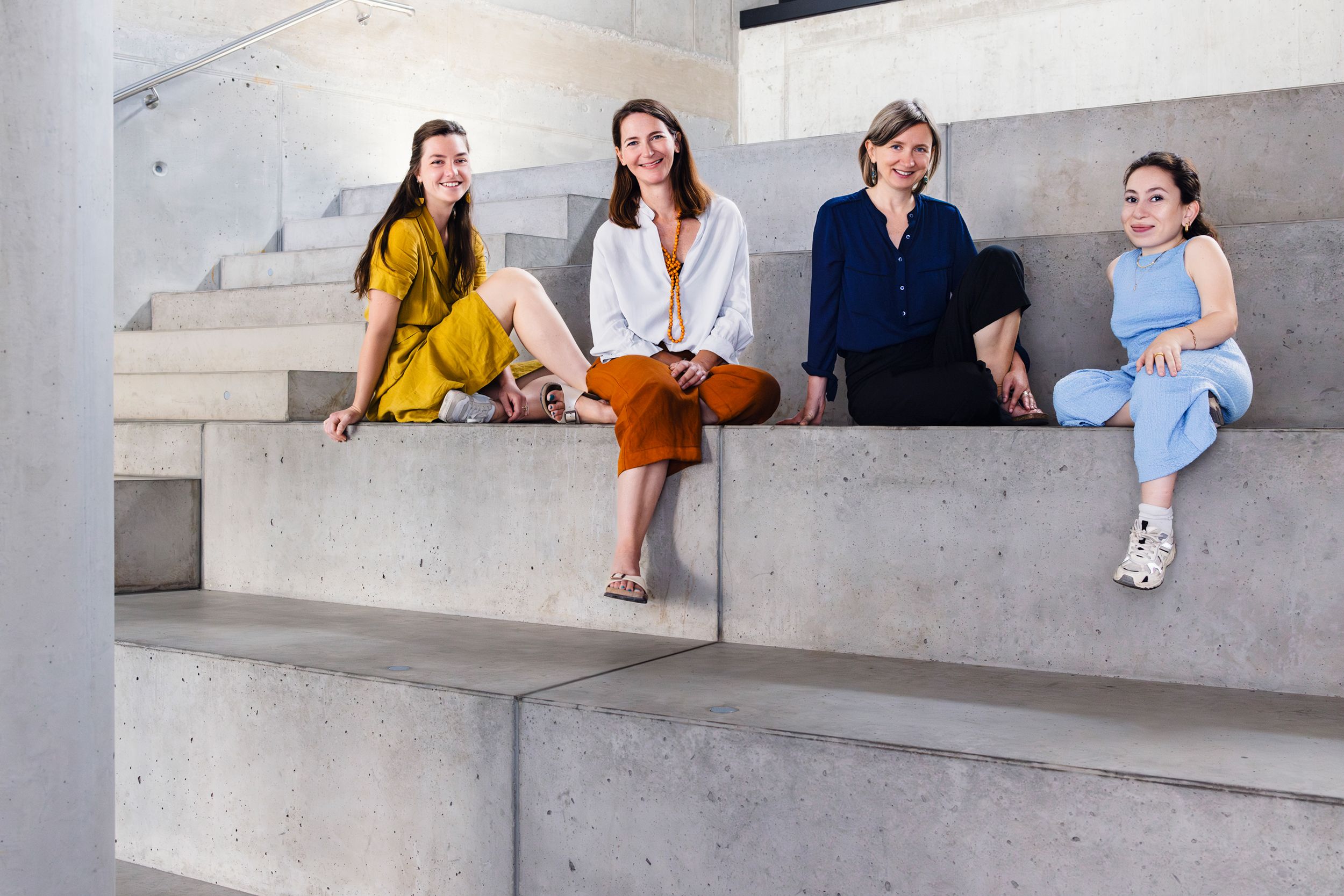 Das ganze Open House Team: Magdalena Zilcher, die Leiterinnen Barbara LIbert und Christine Lechner, sowie Noa Rinderer (v.l.n.r.)