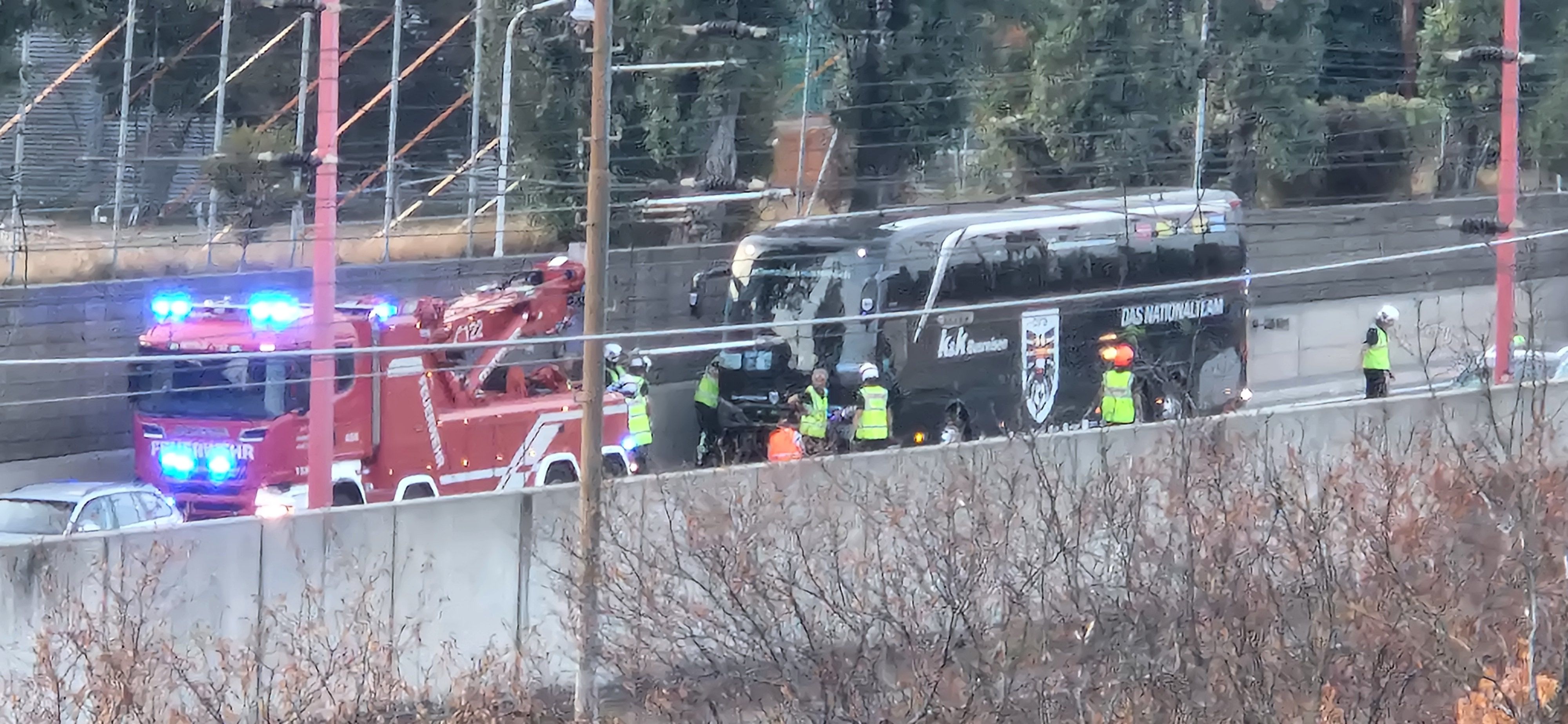 ÖFB-Bus auf Tangente liegen geblieben