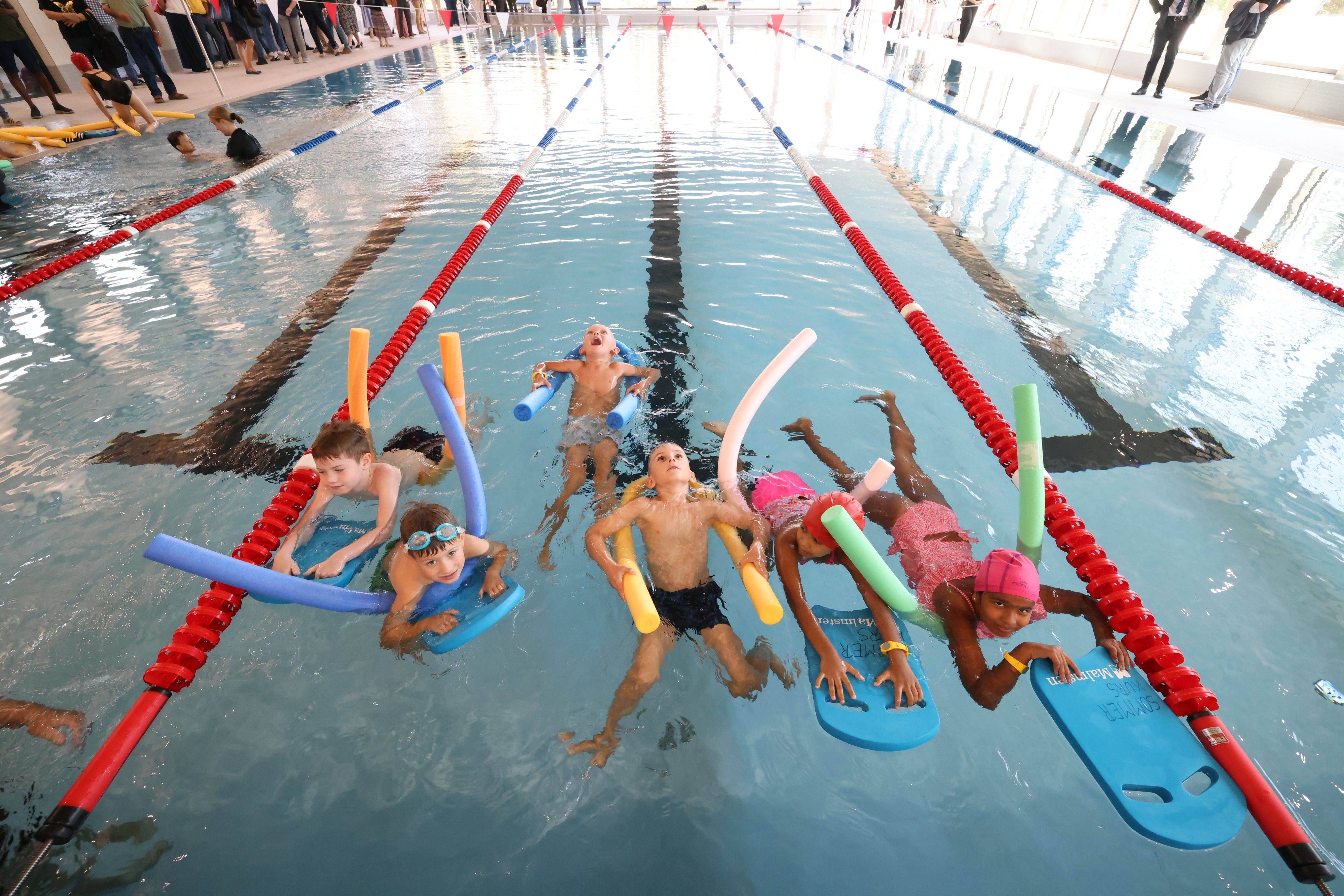 Spielen im Wasser: Für die Kleinen das größte - nun bekommen sie neue Rutschen
