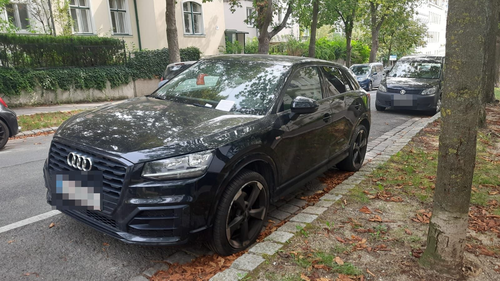 Klima-Rowdys sabotieren SUVs: Die Fotos der Schäden