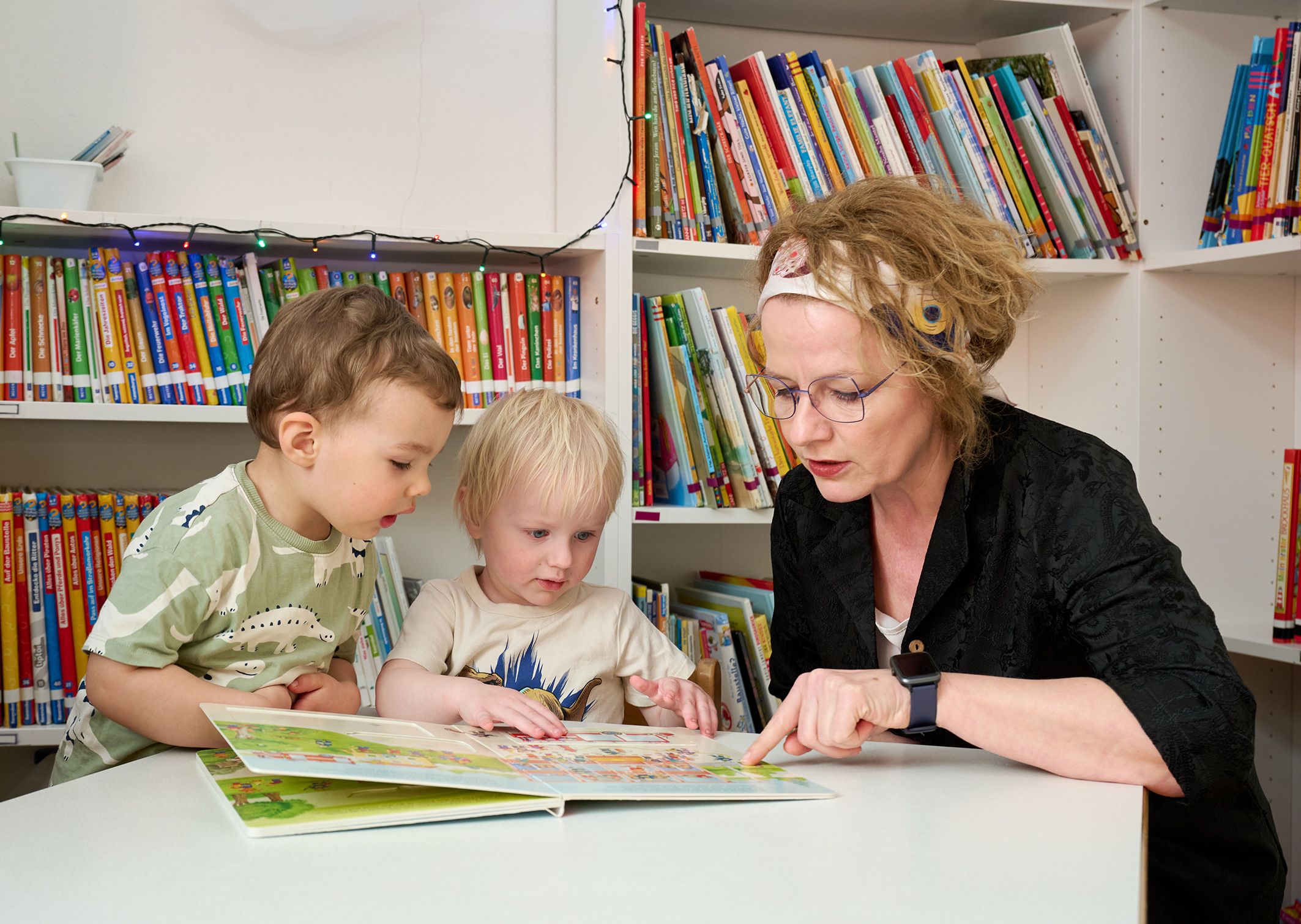 Oskar, Moritz und Familien-Landesrätin Christiane Teschl-Hofmeister