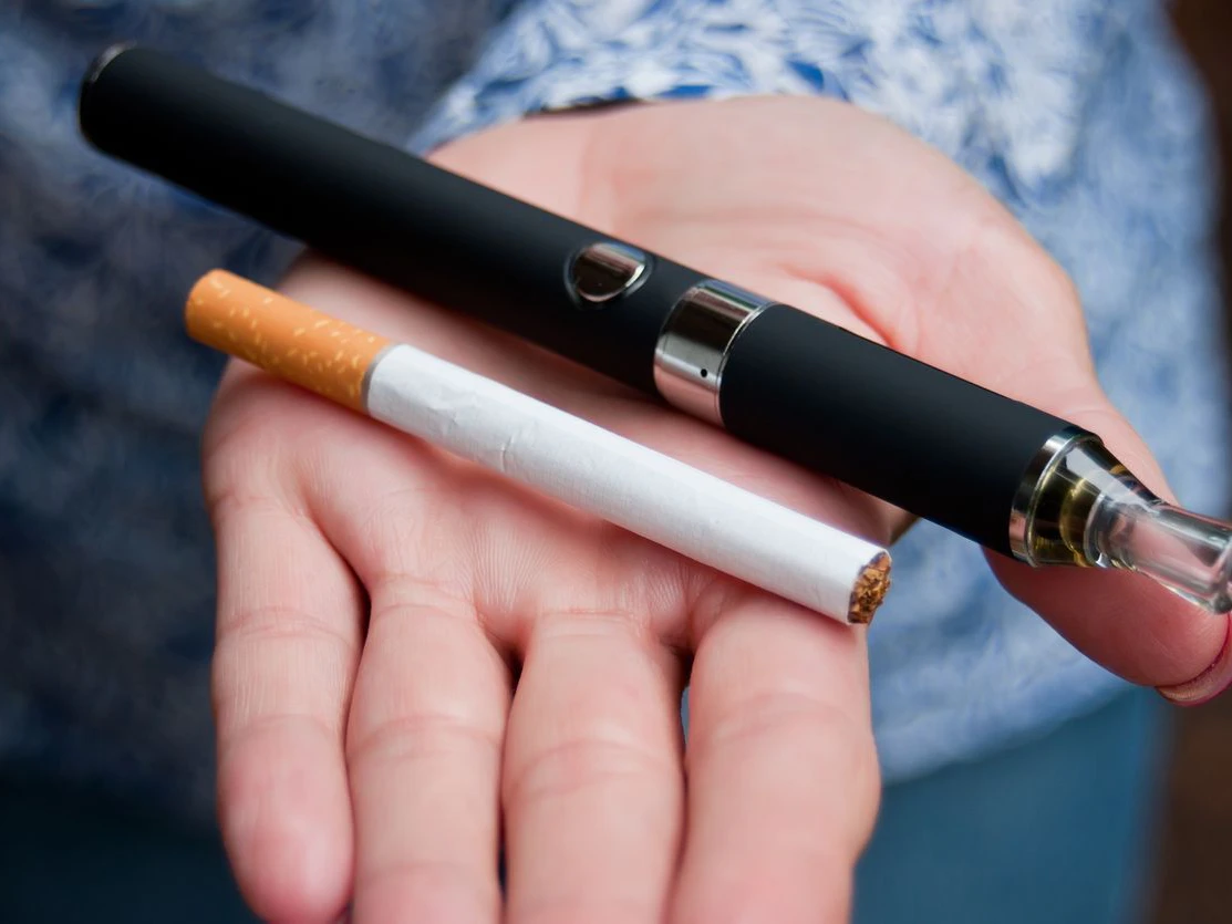 e-zigarette druck auf der lunge Die sogenannte "Popcorn-Lunge" hat insbesondere unter Vaping-Fans fr Diskussionen gesorgt. Was dahinter steckt und wieso Mediziner vor der Erkrankung warnen. Mehr dazu im ersten Kommentar!