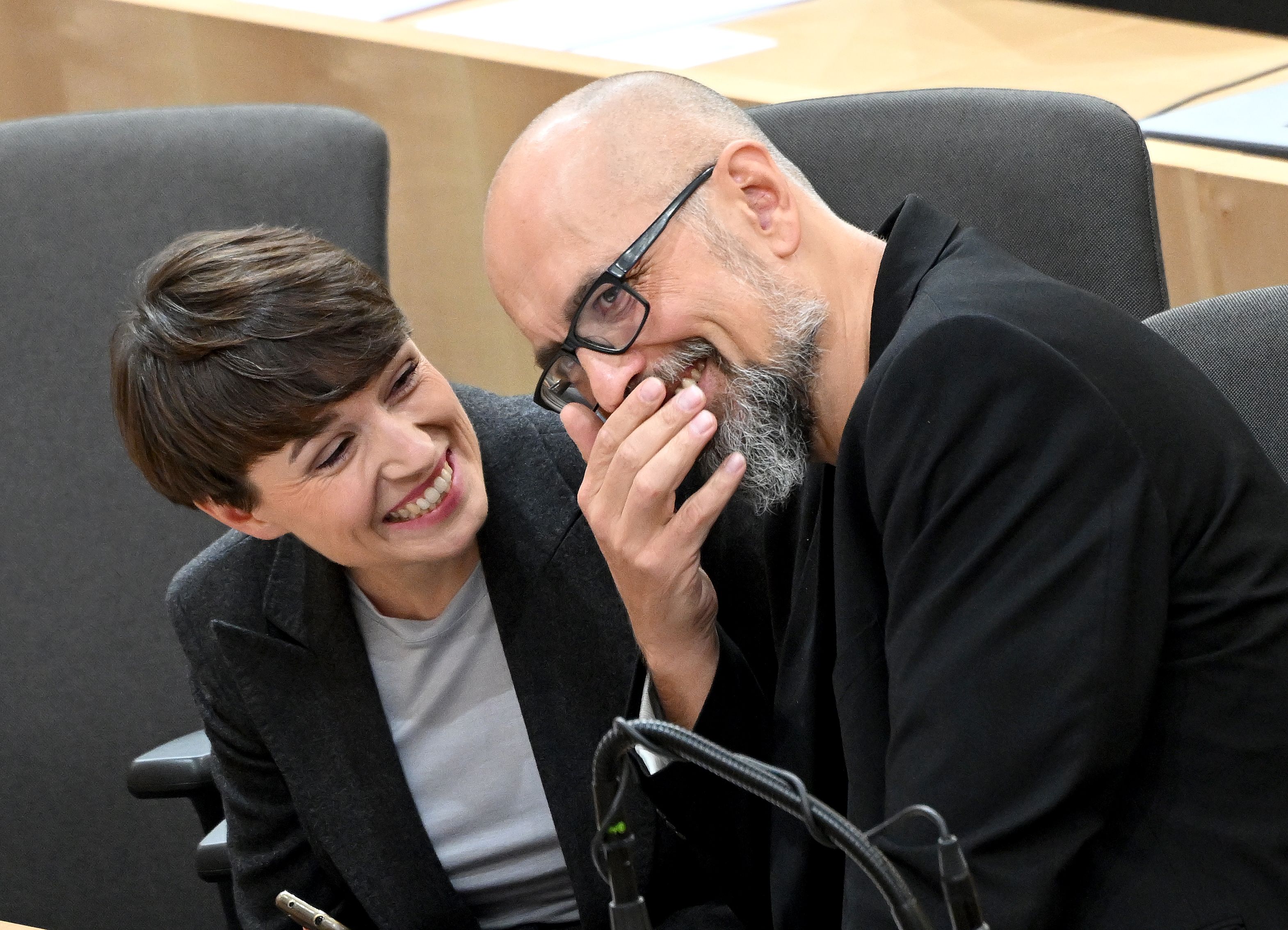 Grünen-Klubobfrau Sigi Maurer und Michel Reimon im Rahmen einer Sitzung des Nationalrates im September 2022.