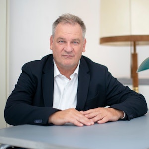 Schuldirektor: "Warum Kopftuch, Niqab und Abaya verboten gehören"