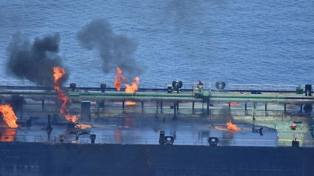 FILE PHOTO: Flames and smoke rise from the Greek-flagged oil tanker Sounion, which has been on fire since August 23, on the Red Sea, August 25, 2024. Yemen's Houthis said they attacked the Sounion in the Red Sea. EUNAVFOR ASPIDES/Handout via REUTERS ./File Photo