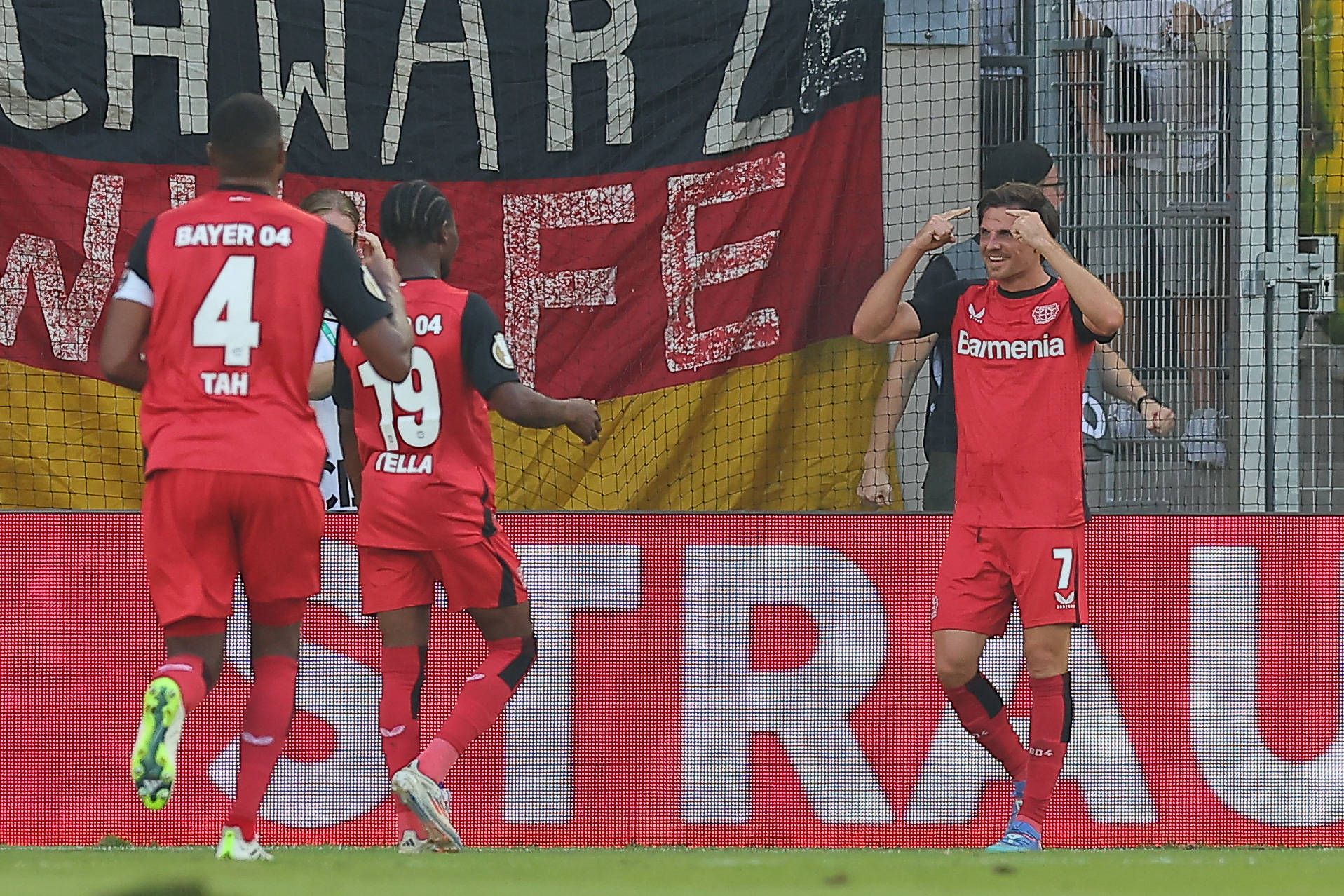 Bayer Leverkusen auch im dritten Spiel in dieser Saison ohne Niederlage.
