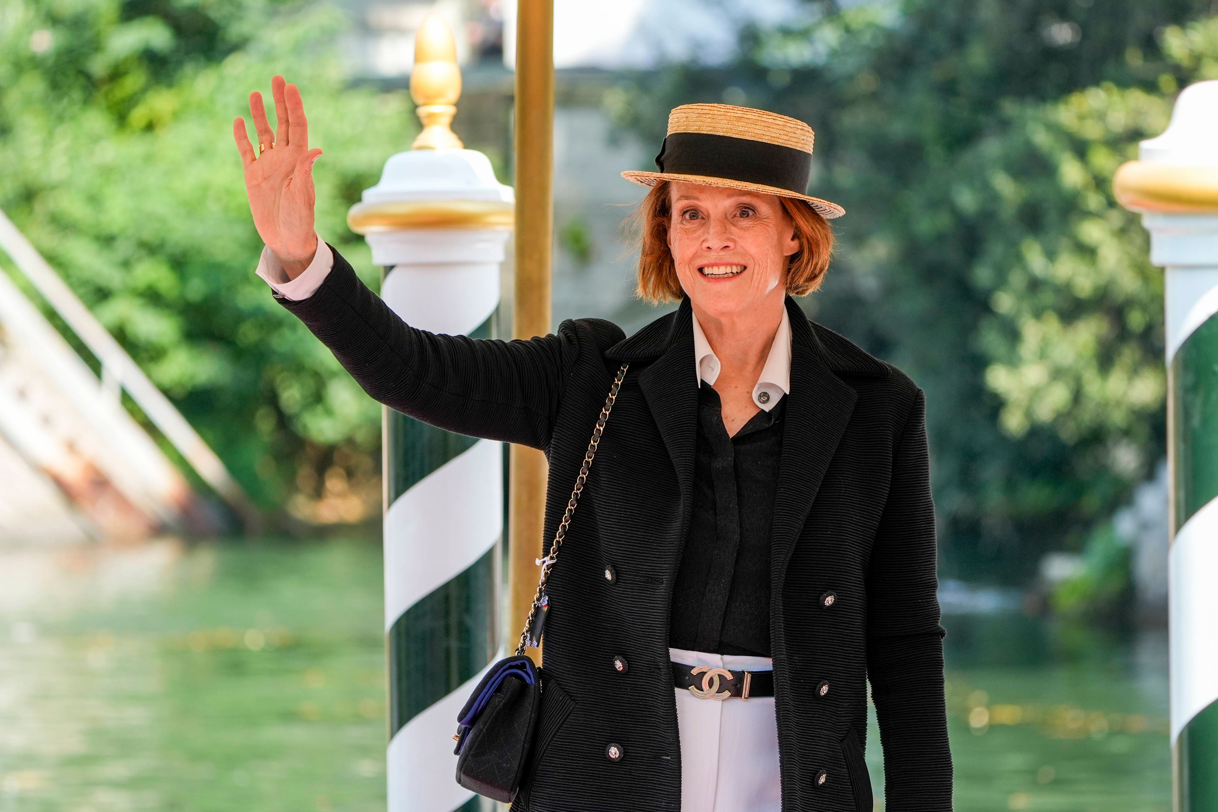 Sigourney Weaver kommt in Venedig an.
