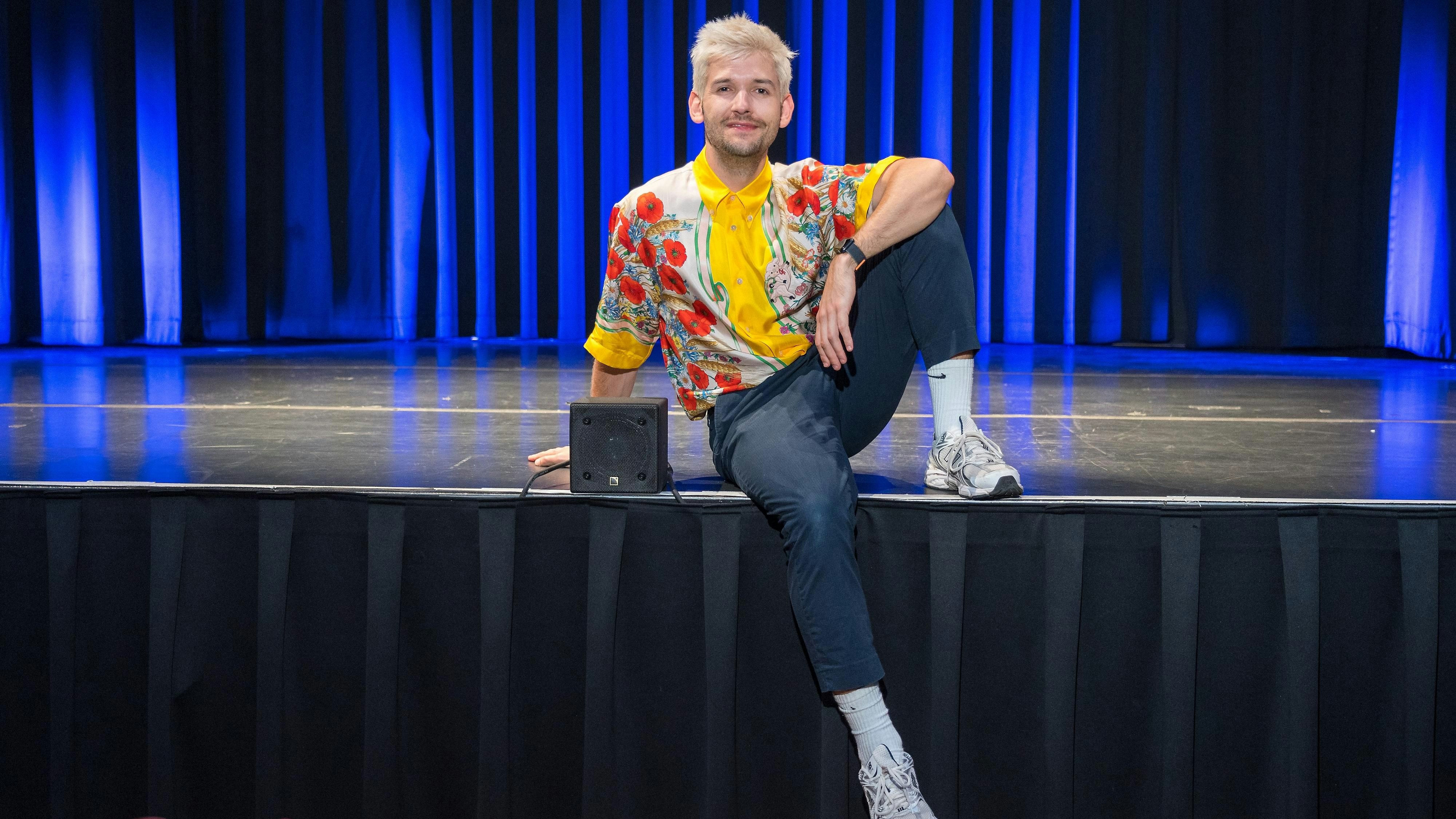 Heute.at - Ex-Dancing Star Michael Buchinger mordet literarisch