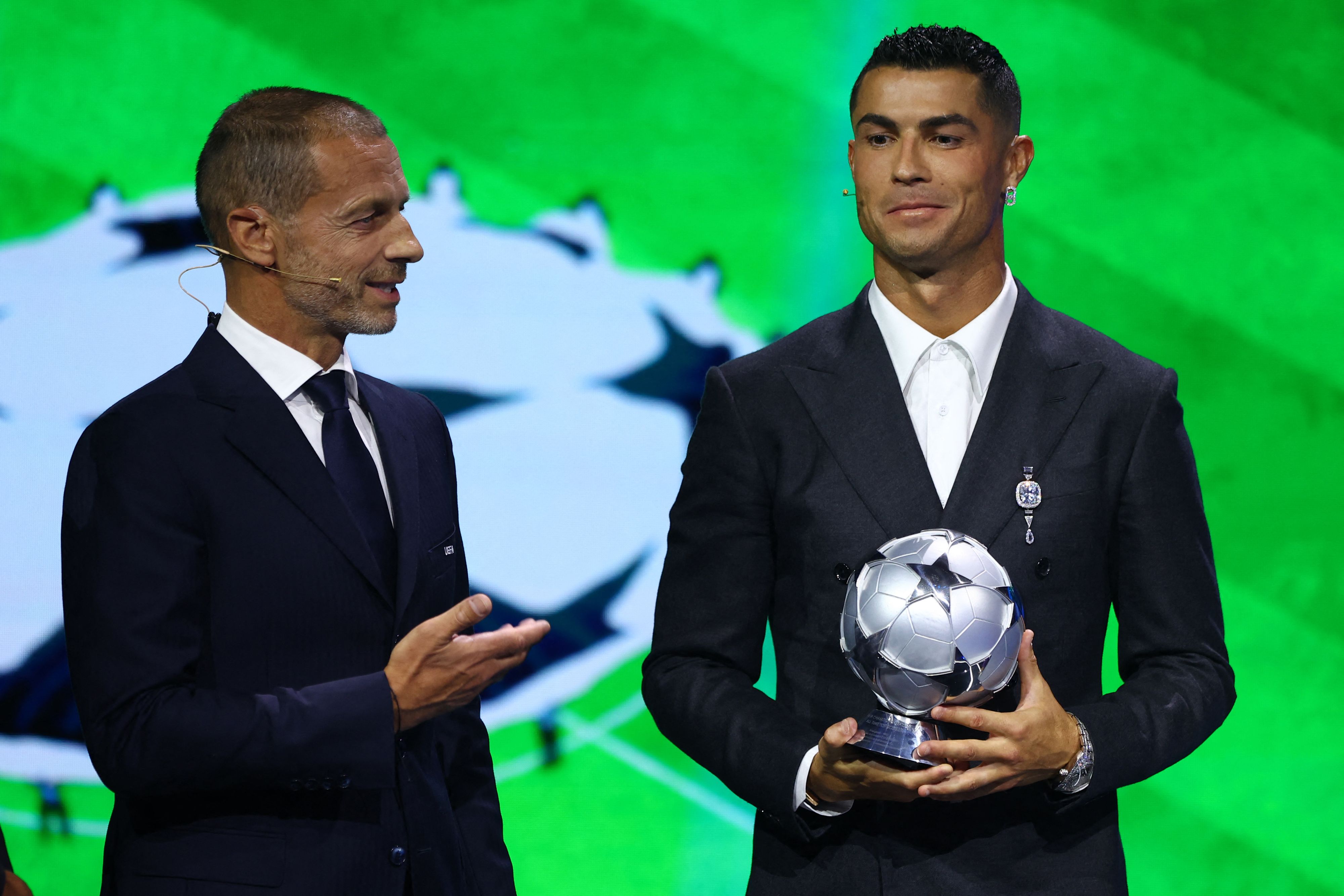 Cristiano Ronaldo bei der Champions-League-Auslosung in Monaco neben Boss Aleksander Ceferin.