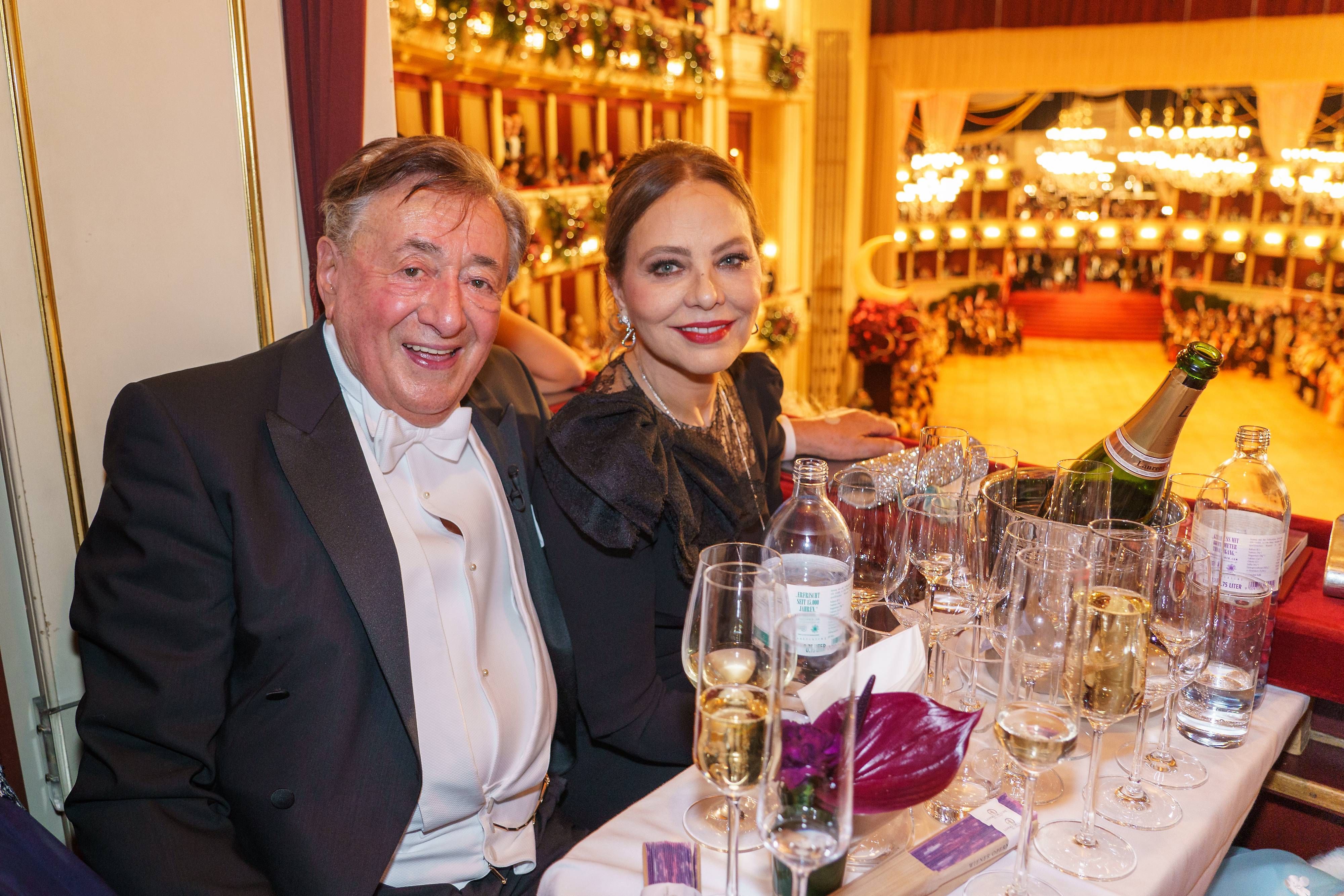 Heute.at - Ehre, ihn kennenzulernen: Muti trauert um Lugner