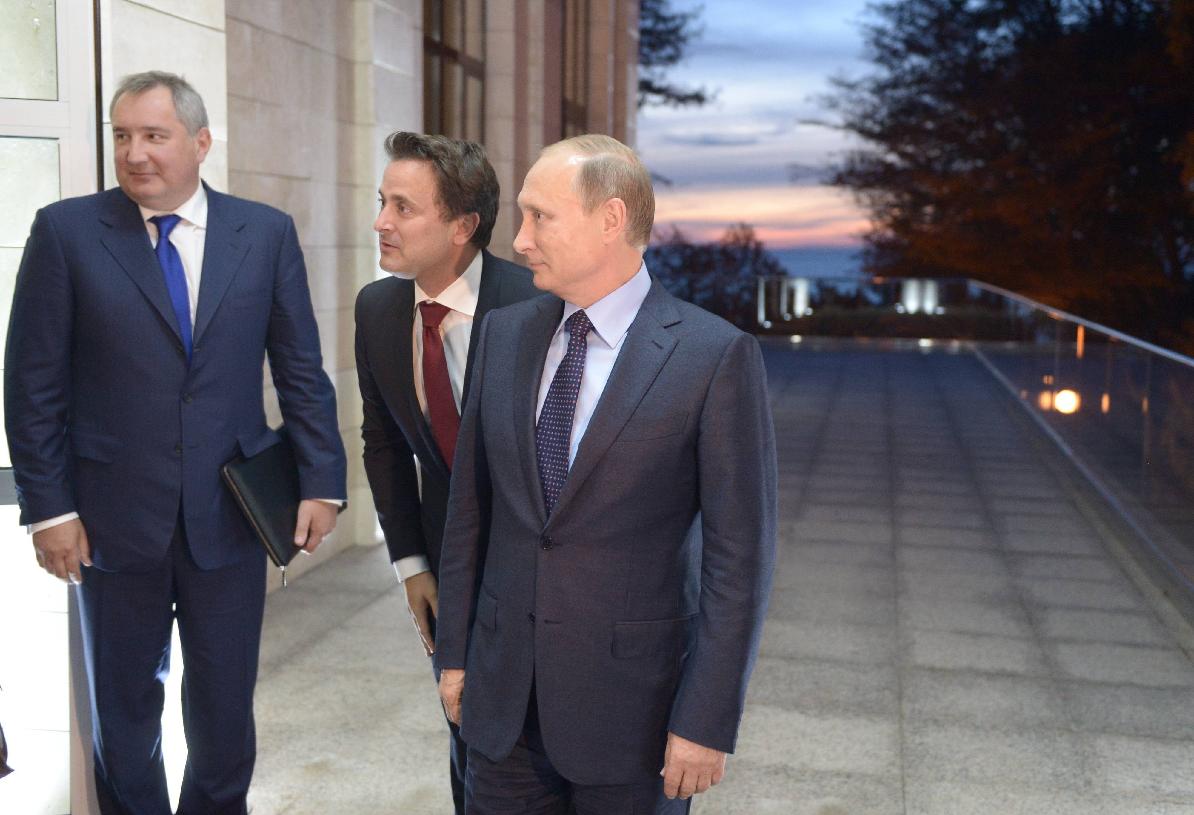 Andere Zeiten: Xavier Bettel, damals Premier von Luxemburg, zu Besuch bei Wladimir Putin in Sotschi am 6. Oktober 2015.