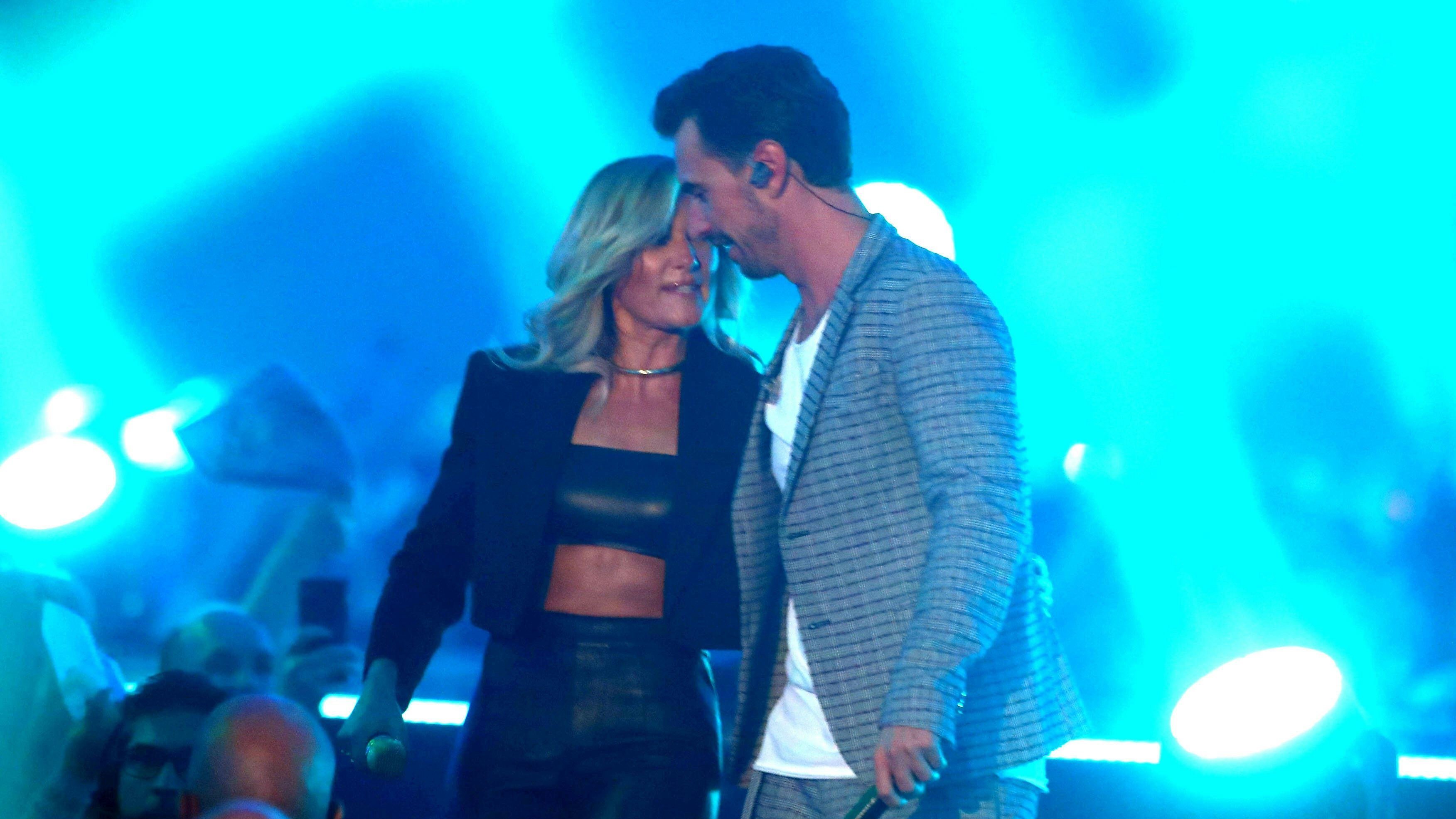 Heute.at - Du Luder: Helene verführt Silbereisen vor Kamera