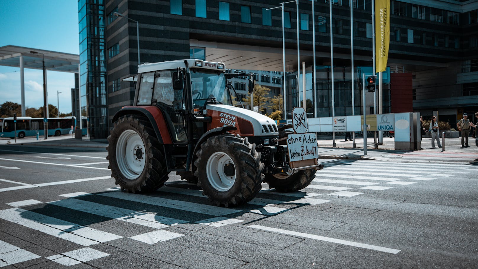 Beim Klimastreik 2023 waren in St. Pölten auch Landwirte mit ihren Traktoren dabei