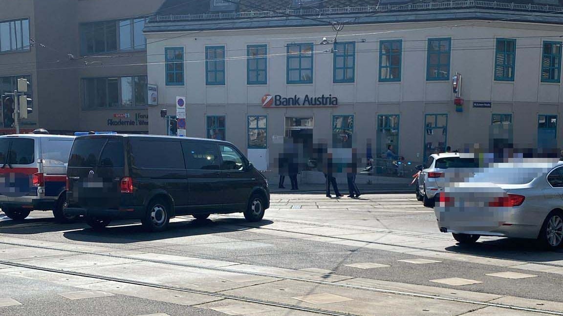 Bomben-Alarm bei Spar-Akademie! Großeinsatz in Wien