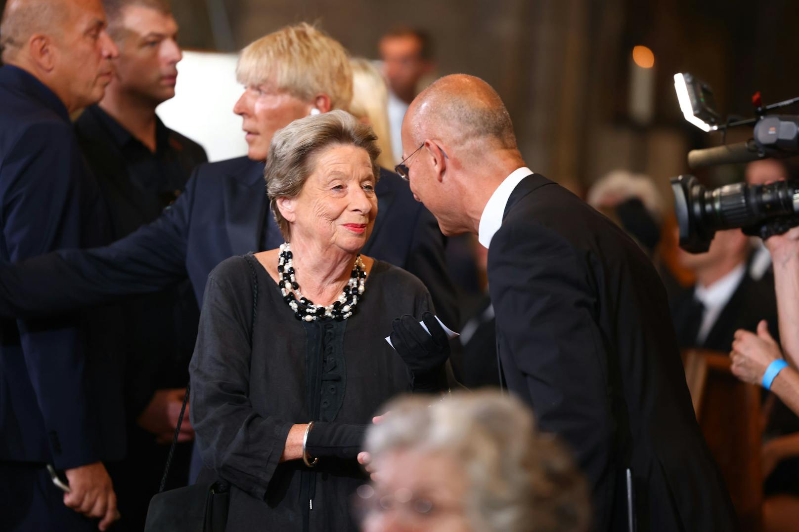 Österreich verabschiedet sich am 31. August 2024 von Baumeister Richard "Mörtel" Lugner. Die Anteilnahme ist gewaltig. "Heute" hat alle Fotos der Trauerfeier.