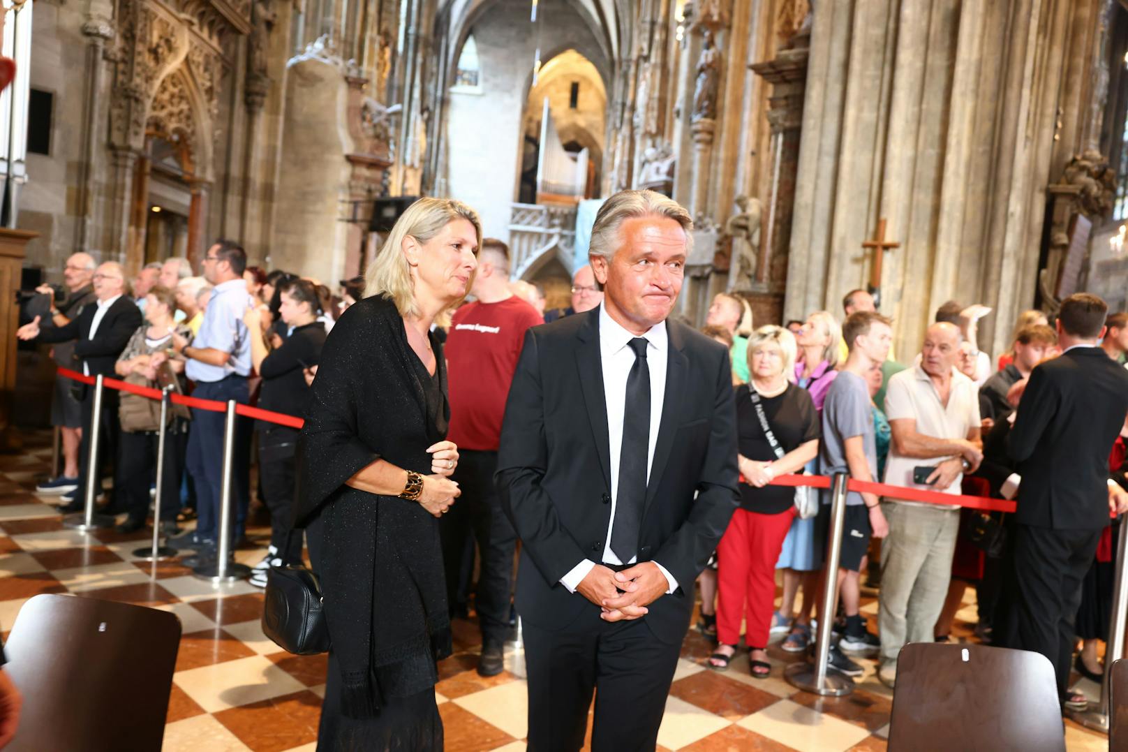 Österreich verabschiedet sich am 31. August 2024 von Baumeister Richard "Mörtel" Lugner. Die Anteilnahme ist gewaltig. "Heute" hat alle Fotos der Trauerfeier.