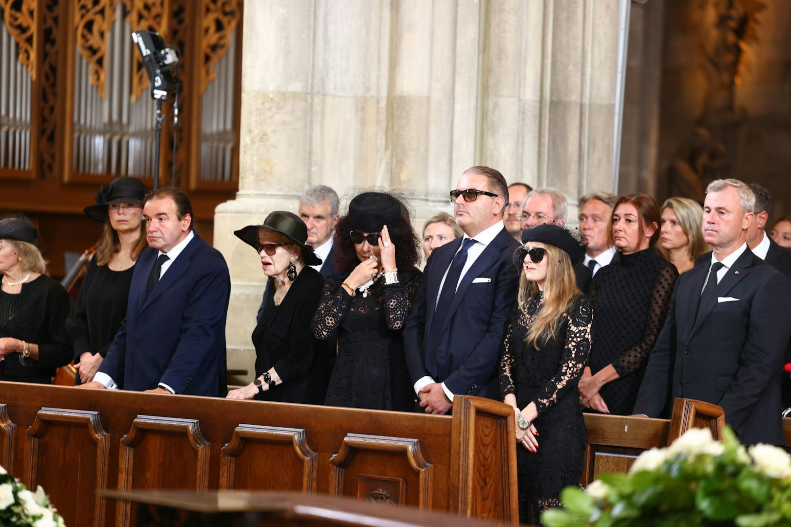 Österreich verabschiedet sich am 31. August 2024 von Baumeister Richard "Mörtel" Lugner. Die Anteilnahme ist gewaltig. "Heute" hat alle Fotos der Trauerfeier.