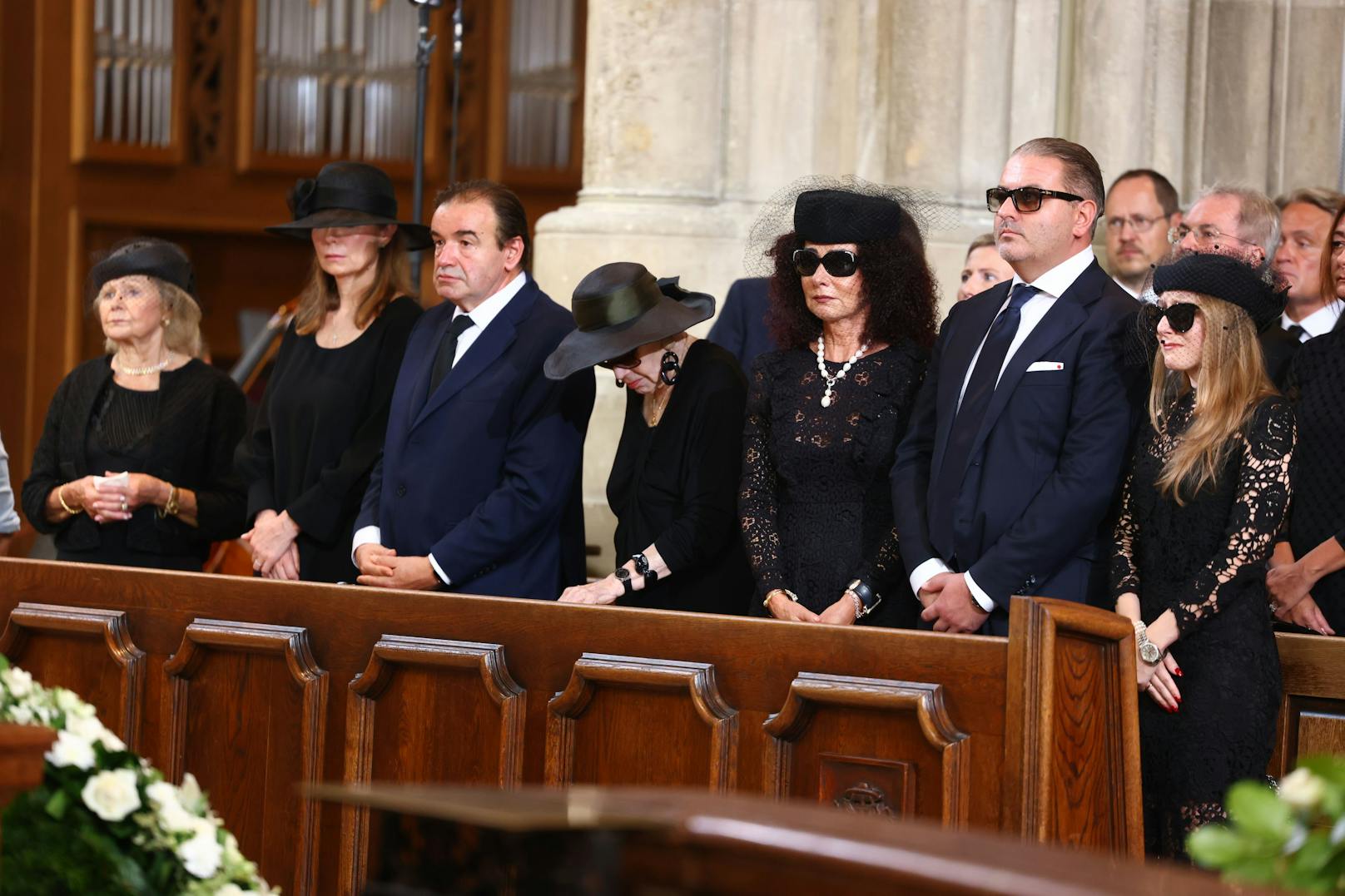 Österreich verabschiedet sich am 31. August 2024 von Baumeister Richard "Mörtel" Lugner. Die Anteilnahme ist gewaltig. "Heute" hat alle Fotos der Trauerfeier.