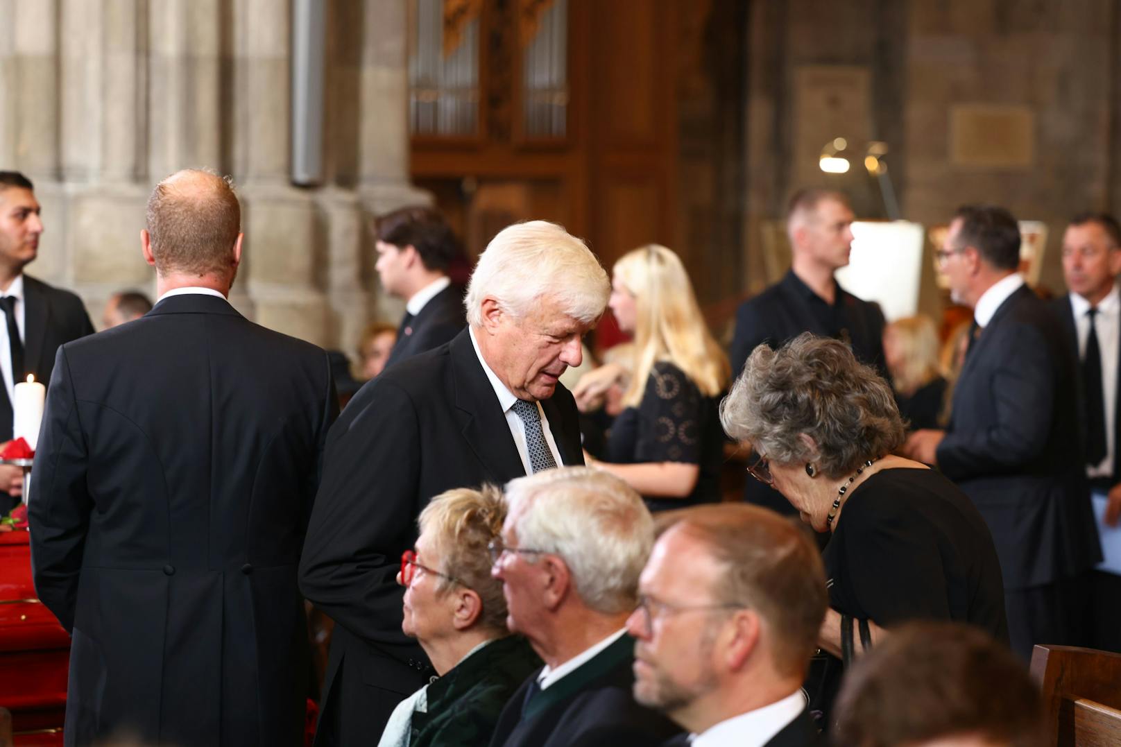 Österreich verabschiedet sich am 31. August 2024 von Baumeister Richard "Mörtel" Lugner. Die Anteilnahme ist gewaltig. "Heute" hat alle Fotos der Trauerfeier.