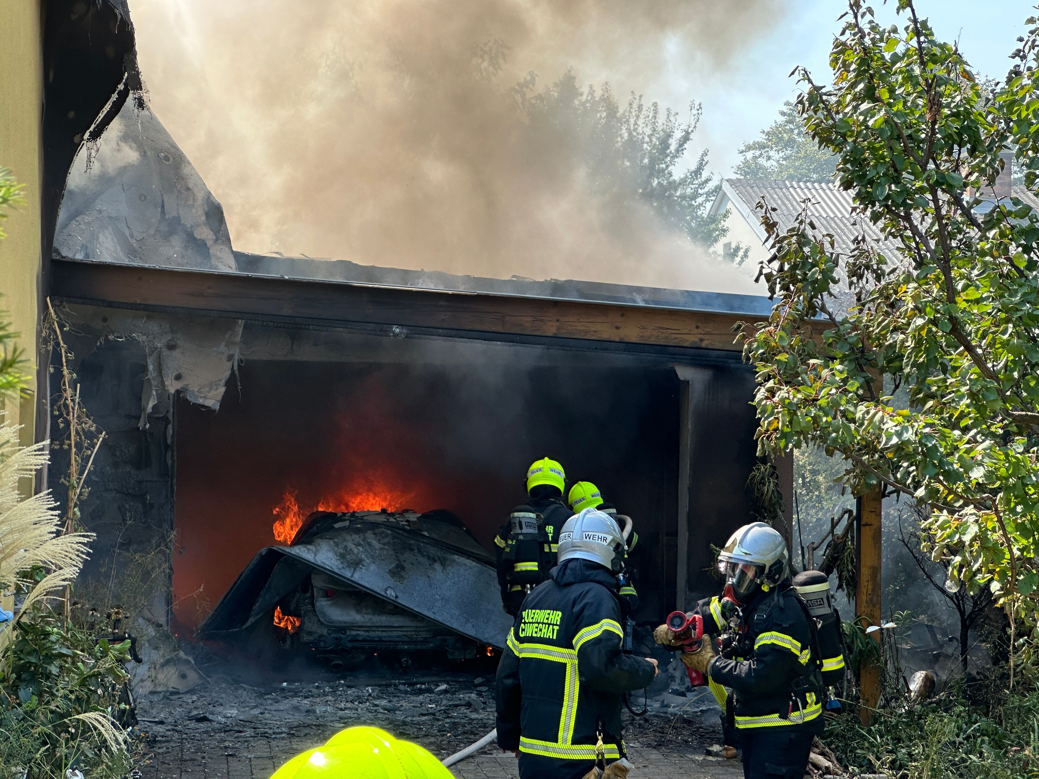 Garage ging in Schwechat in Flammen auf