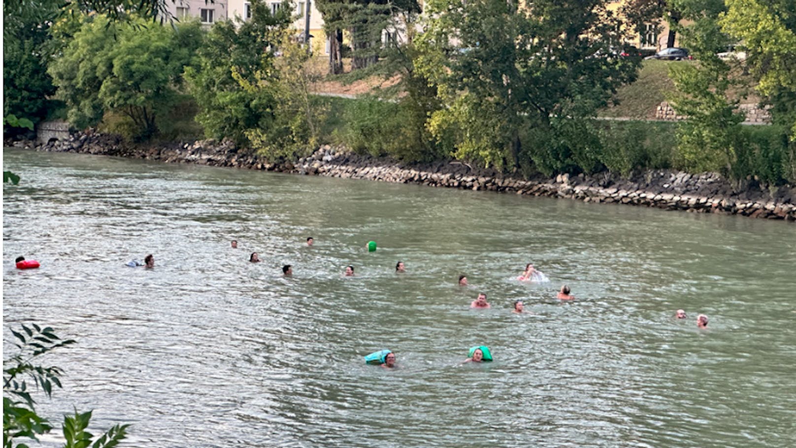 Das Schwimmen im Donaukanal war in Wien vor 100 Jahren eine ganz übliche Freizeitbeschäftigung.