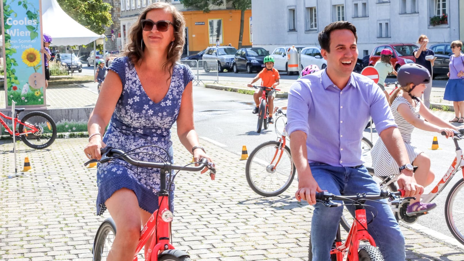 Ulli Sima, Mobilitätsstadträtin und Christoph Wiederkehr, Vizebürgermeister auf Rädern.